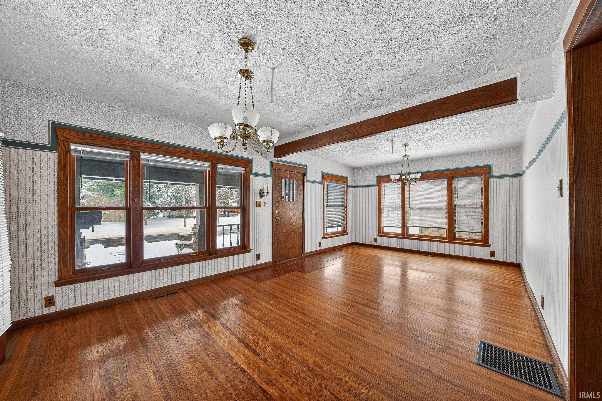 1312 E Jackson BLVD, Elkhart, IN 46516-4417