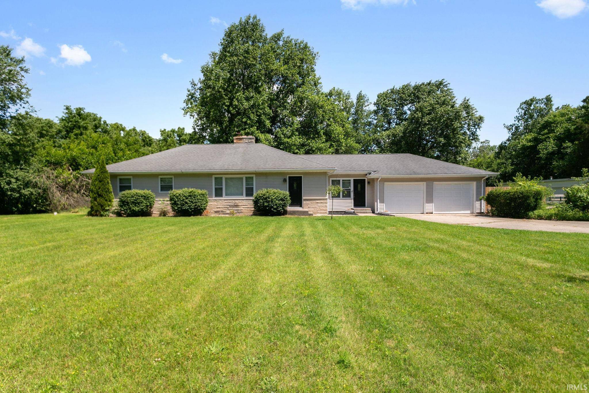11103 Edison RD, Osceola, IN 46561