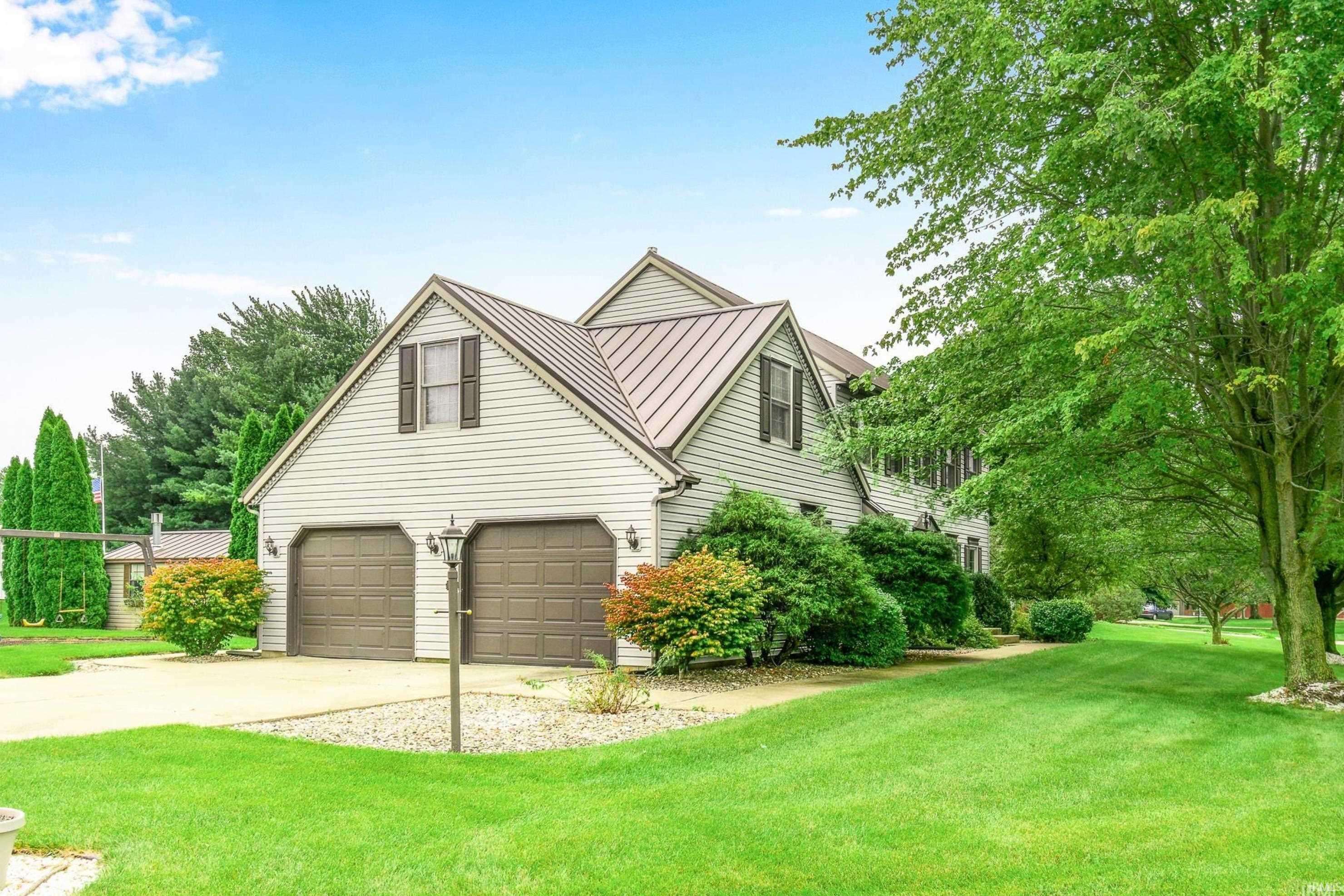 806 Lydia DR, Warsaw, IN 46582