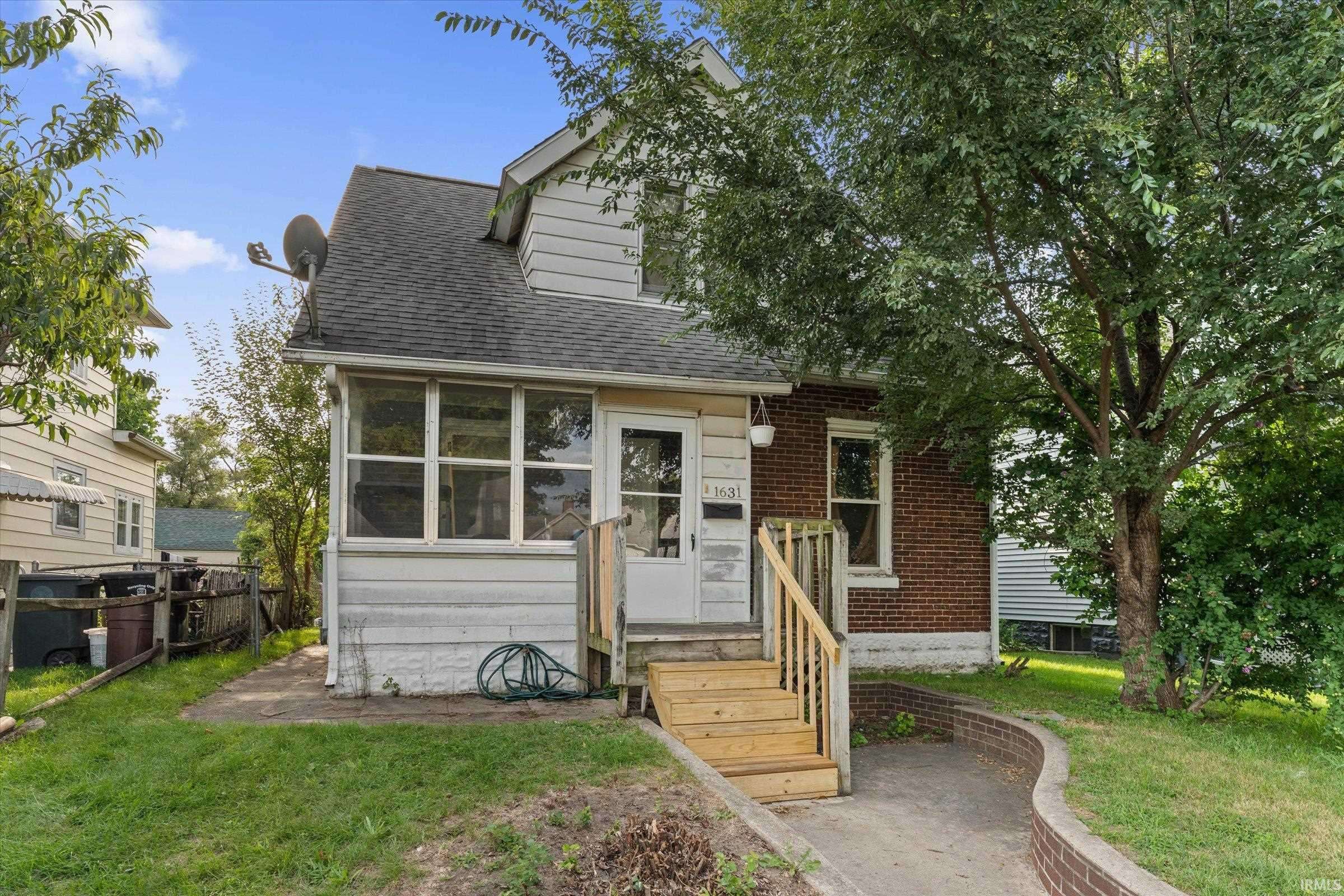 1631 S Scott ST, South Bend, IN 46613