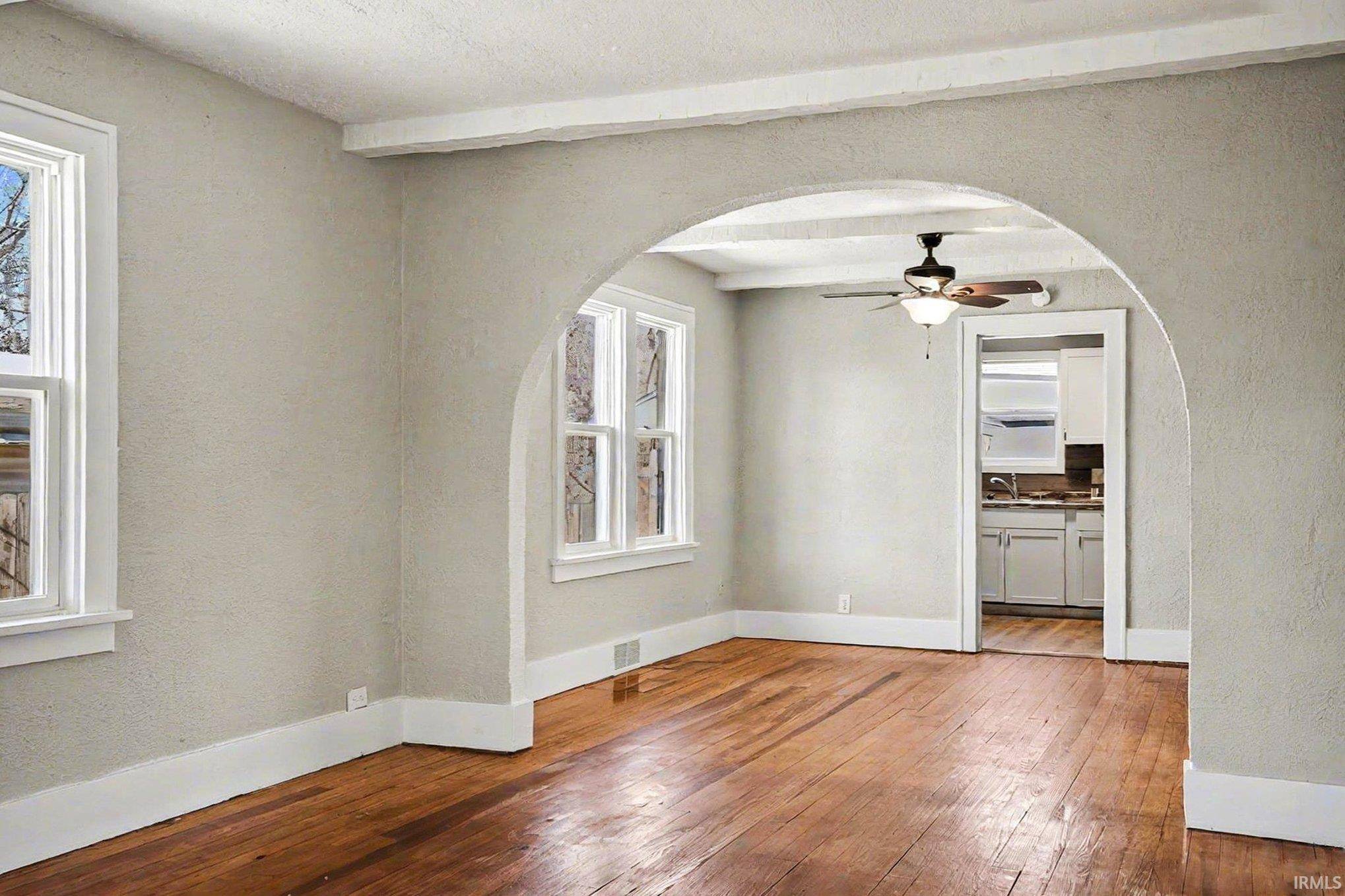 22815 Hartzer AVE, South Bend, IN 46628-1156