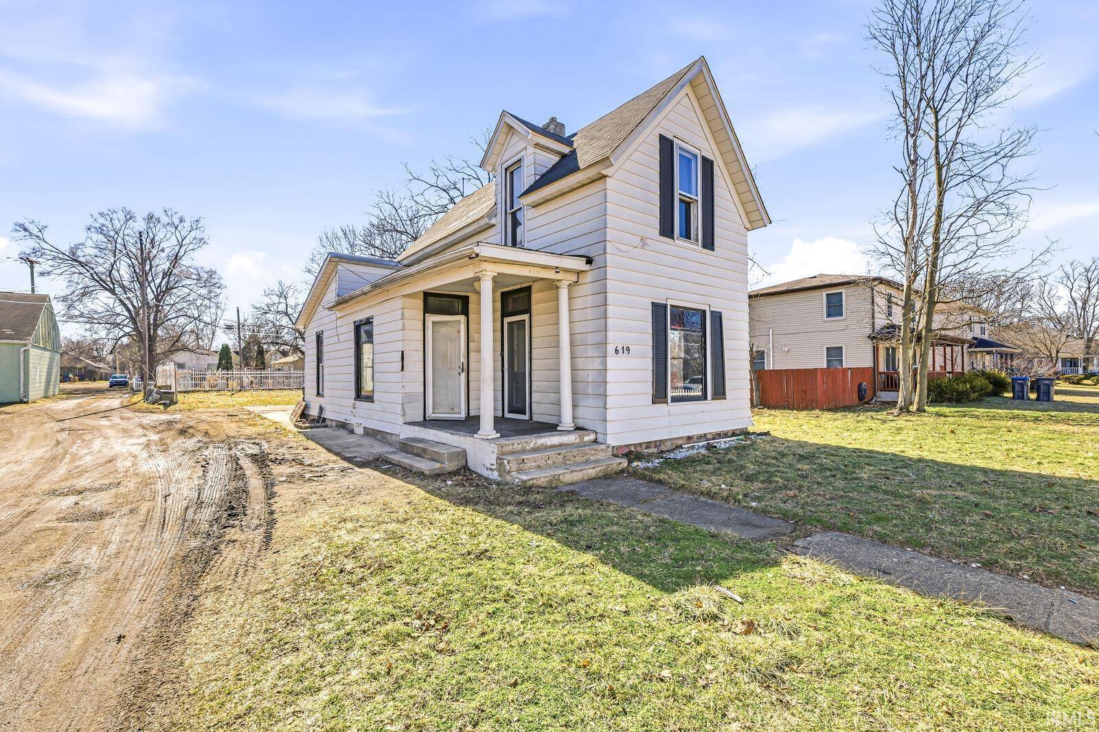 619 W Indiana AVE, Elkhart, IN 46516
