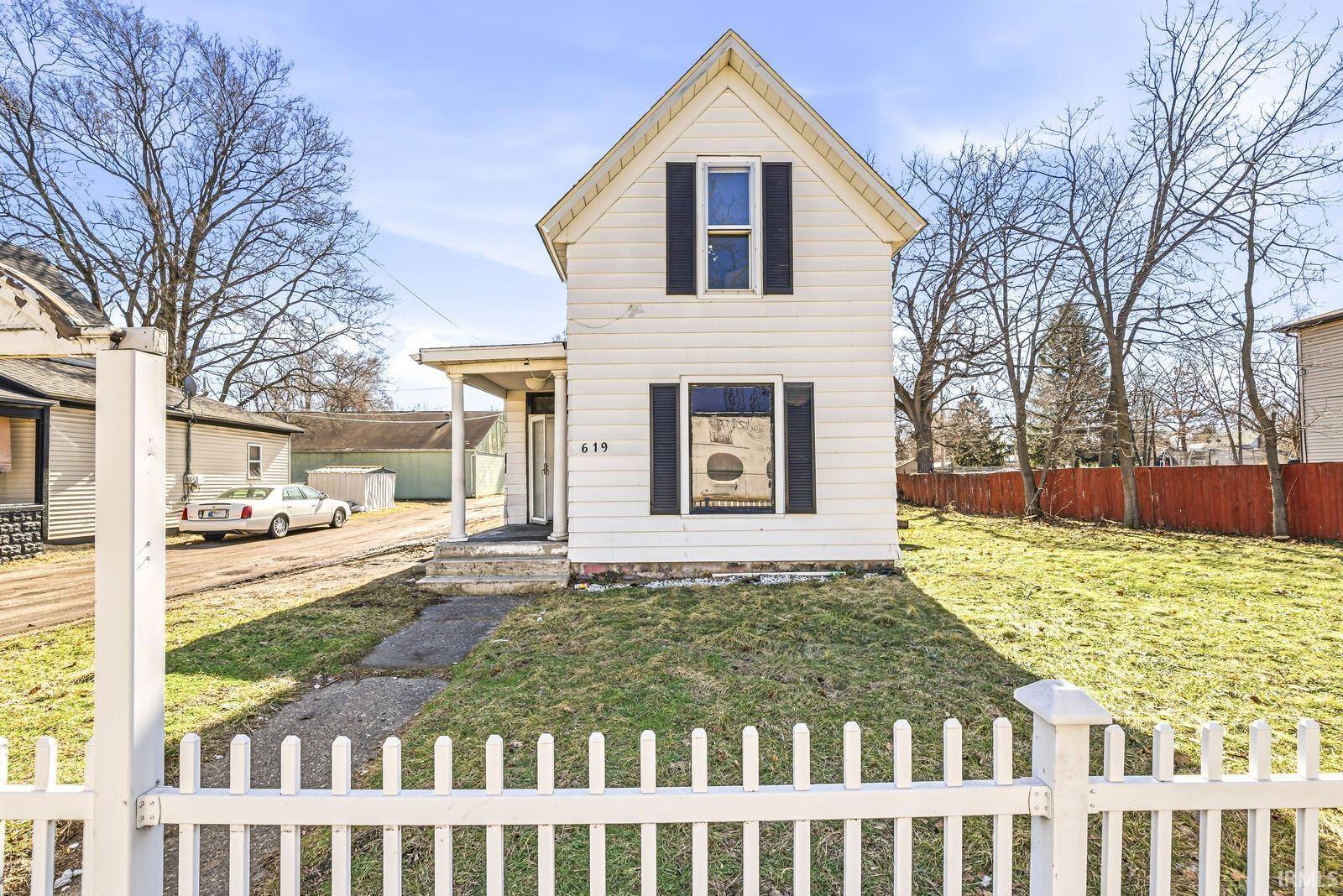 619 W Indiana AVE, Elkhart, IN 46516