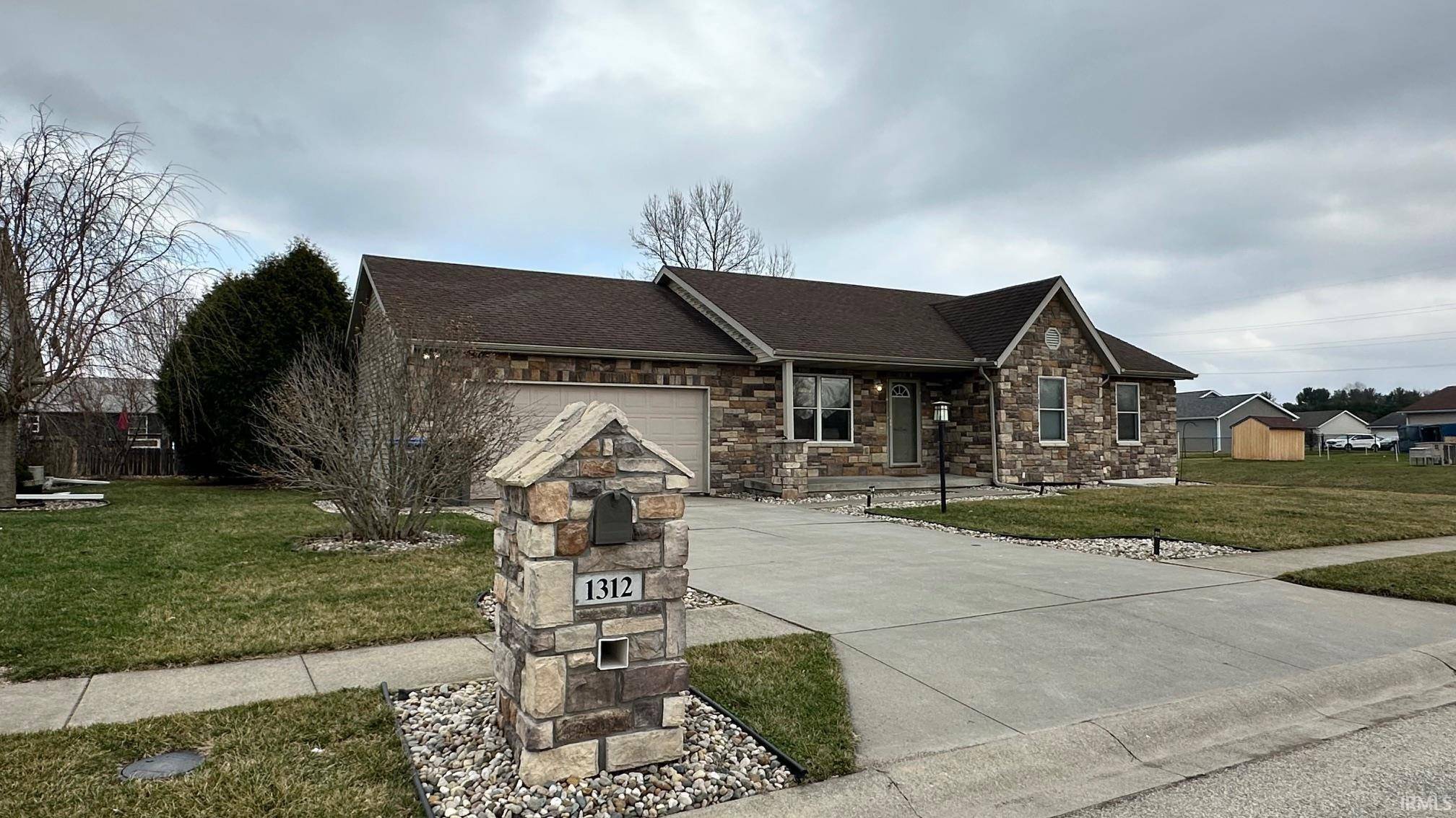 1312 Red Oak DR, Goshen, IN 46526-8129