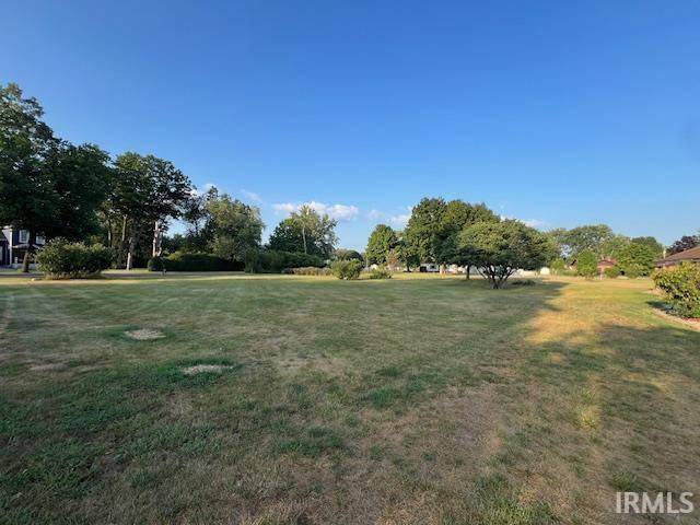 11896 Vistula RD, Osceola, IN 46561