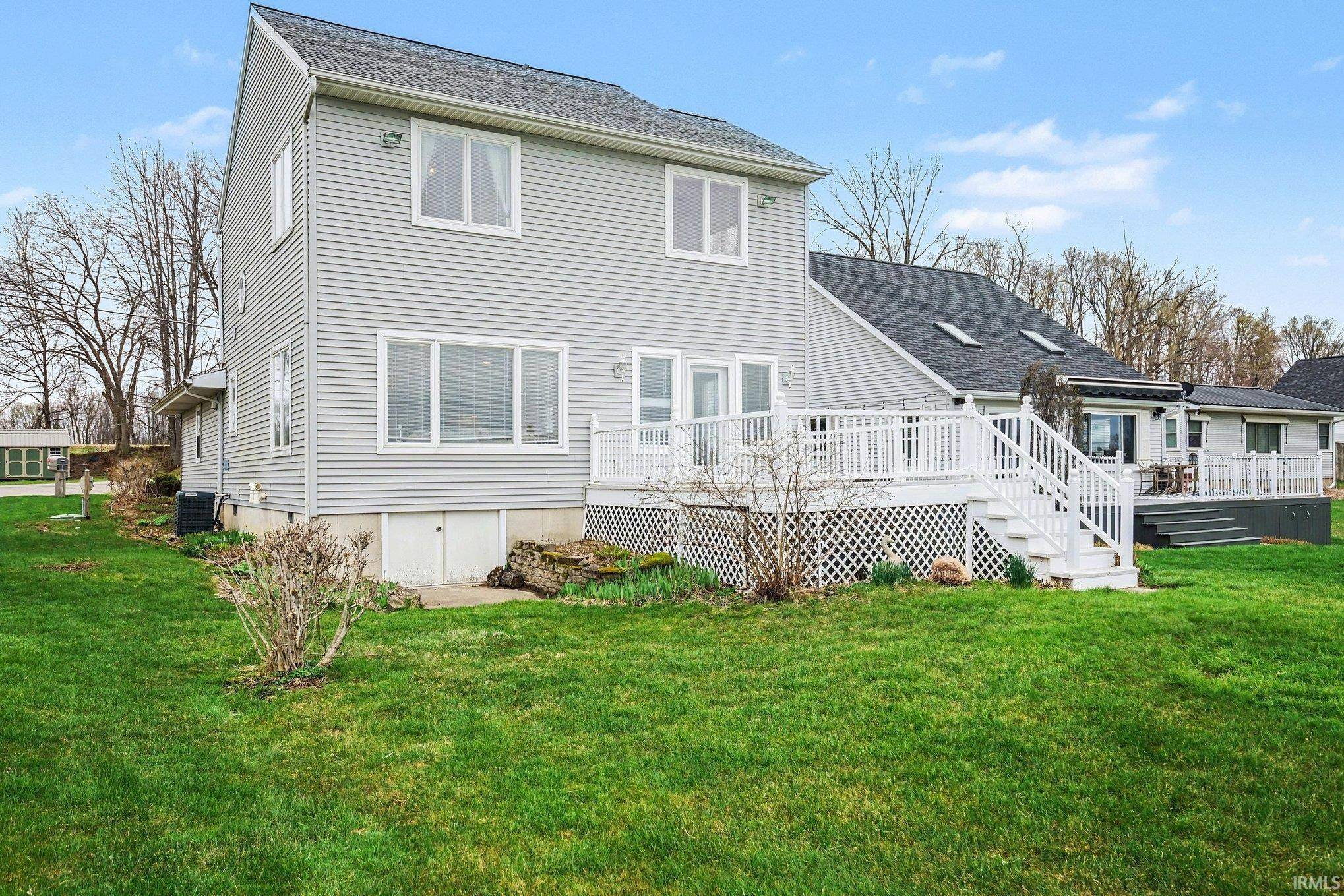 1007 Chapman Lake DR, Warsaw, IN 46582