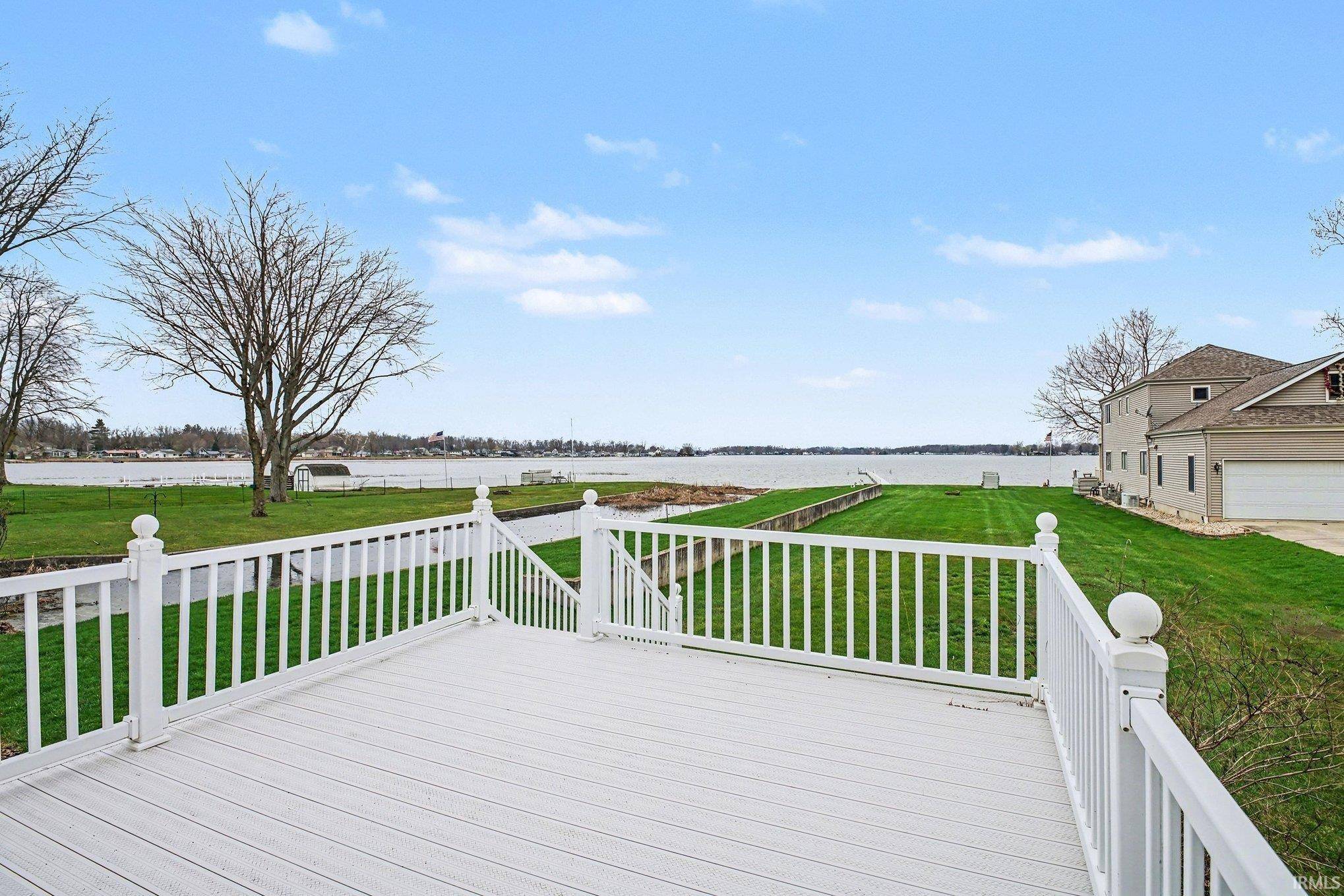 1007 Chapman Lake DR, Warsaw, IN 46582