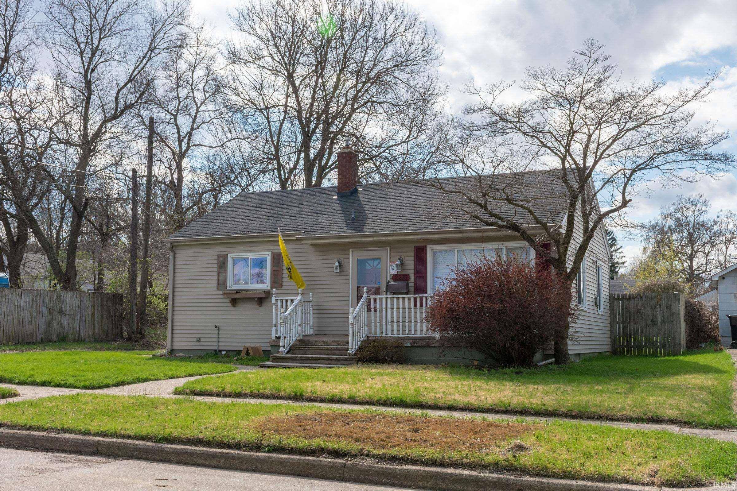 2215 S William ST, South Bend, IN 46613