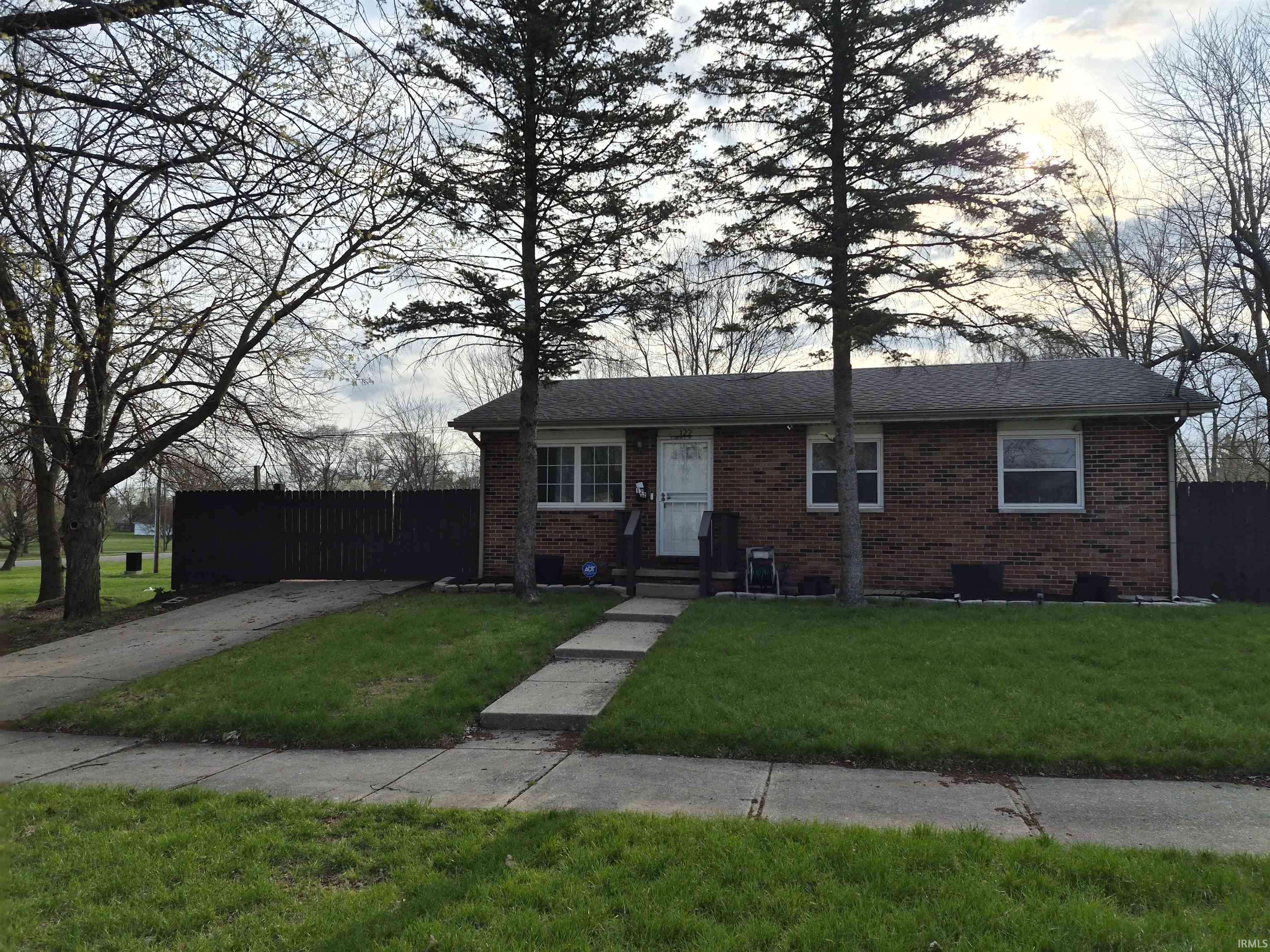 122 S Liberty ST, South Bend, IN 46619