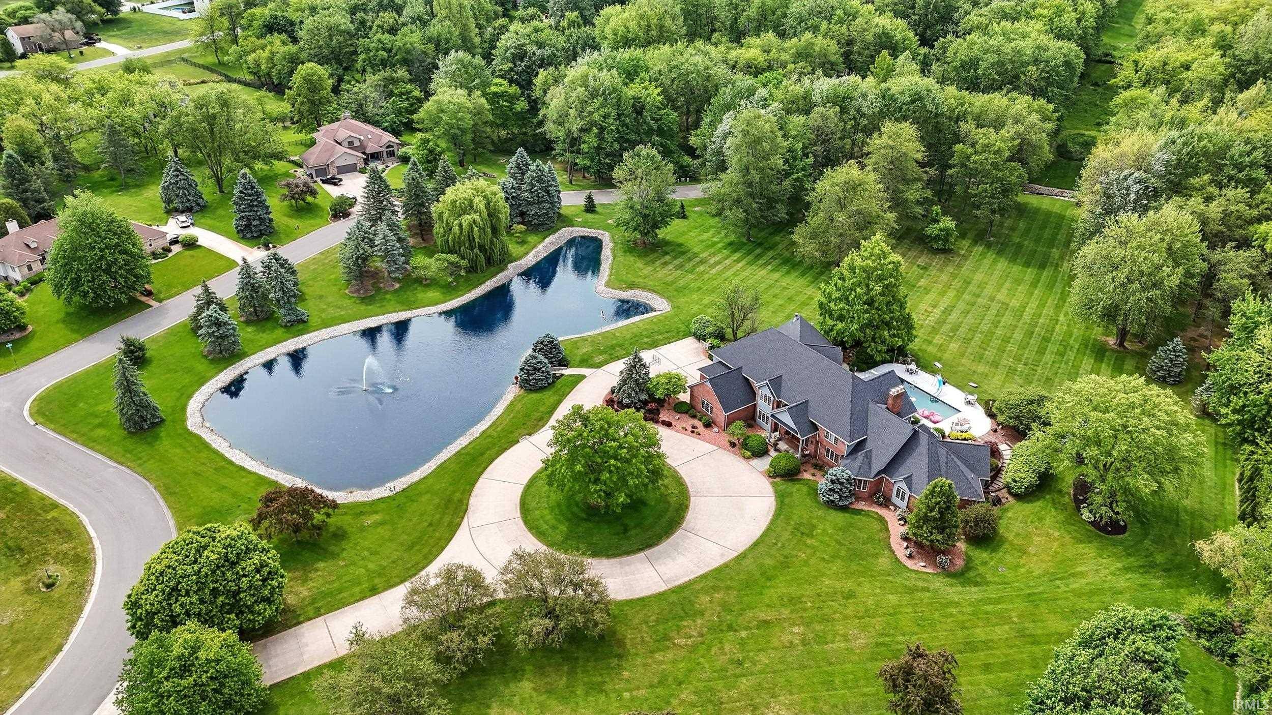 2341 S Paxton DR, Warsaw, IN 46580-6423