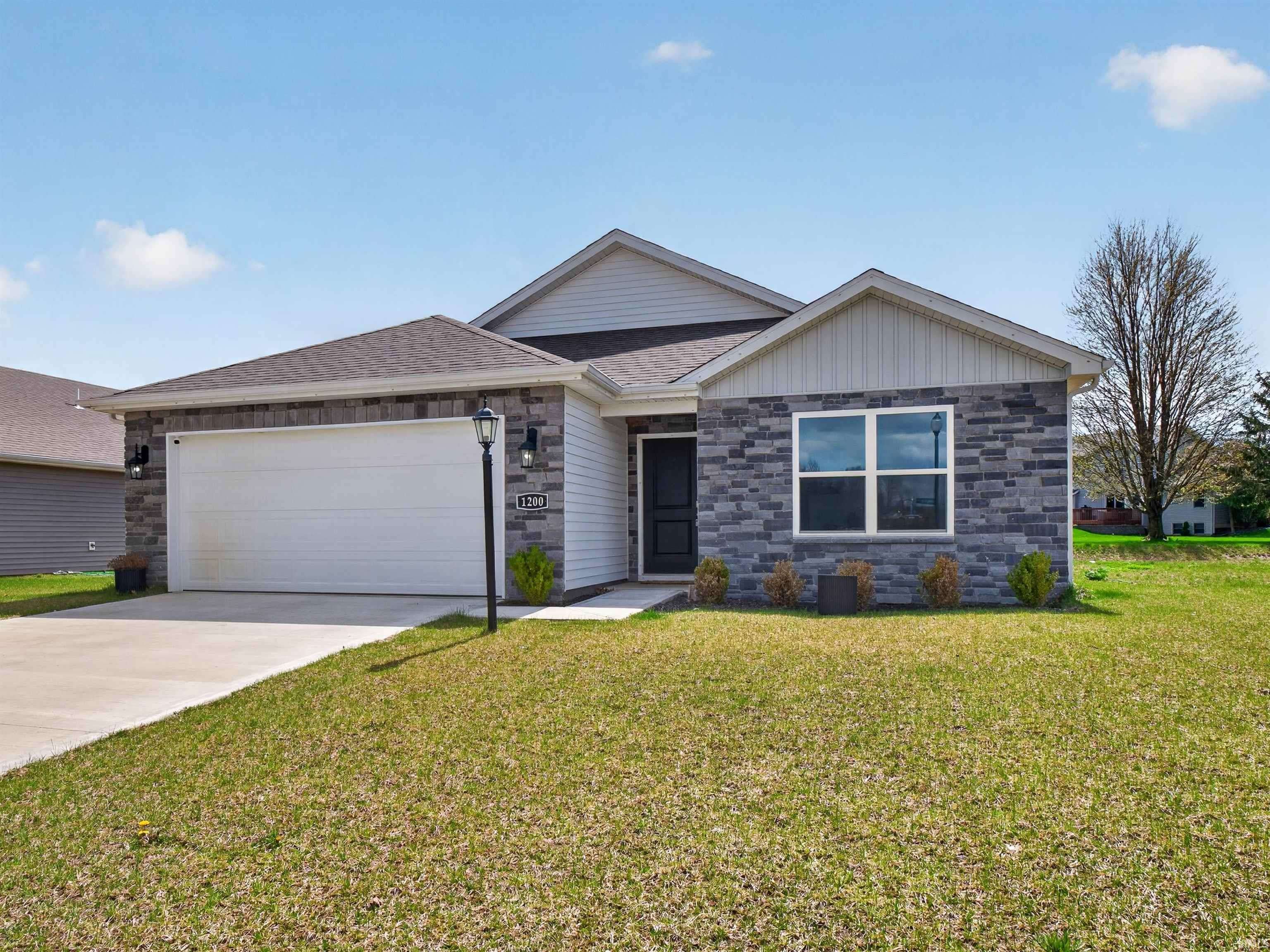 1200 Greenbrier BLVD, Warsaw, IN 46582