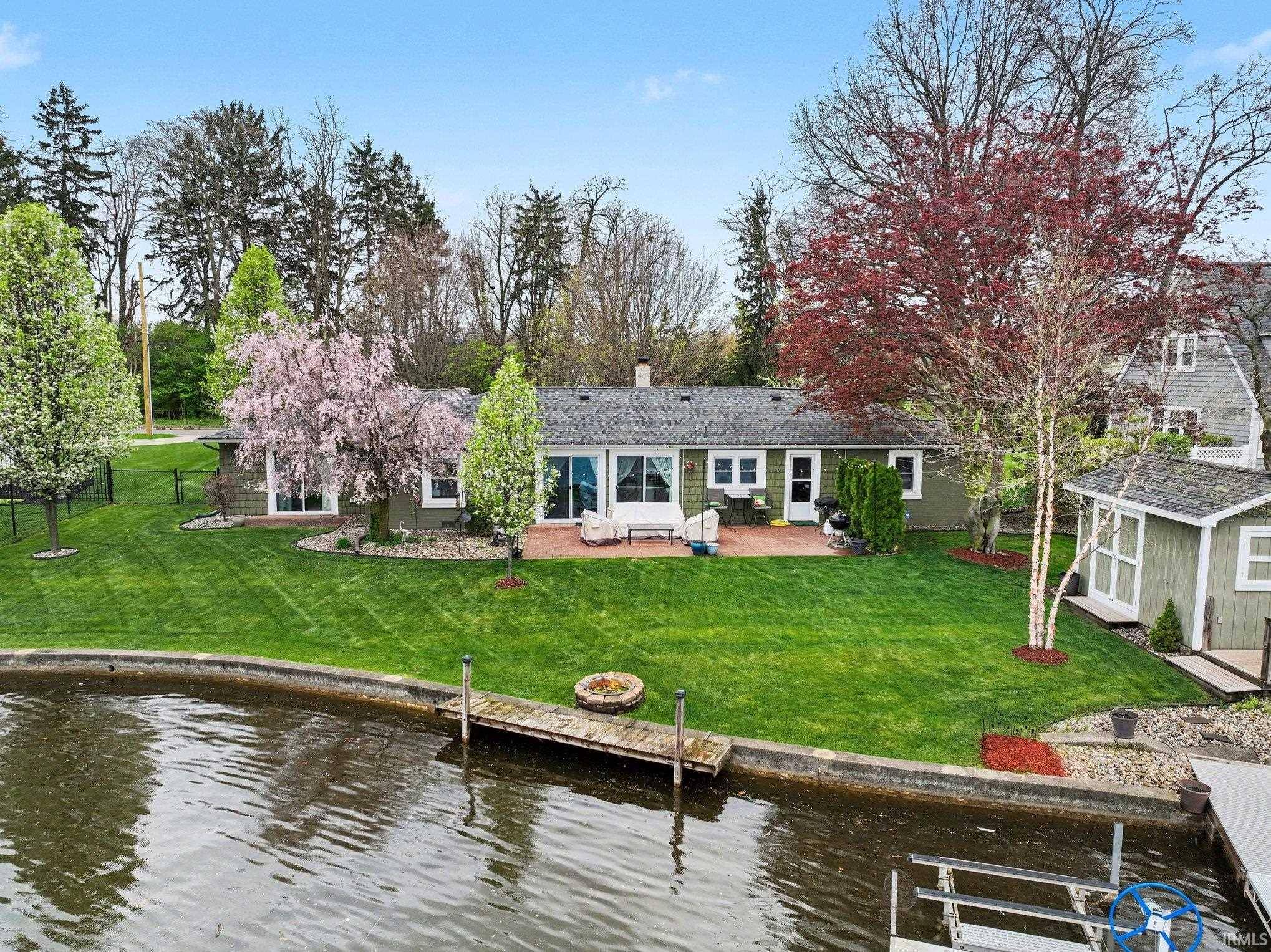 1201 Greenleaf BLVD, Elkhart, IN 46514