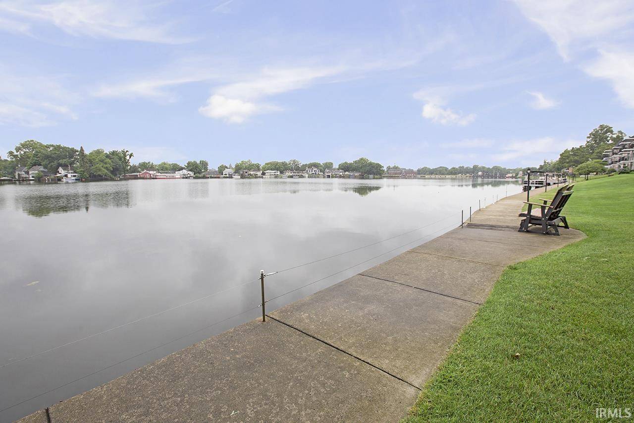 1077 Greenleaf BLVD #101, Elkhart, IN 46514