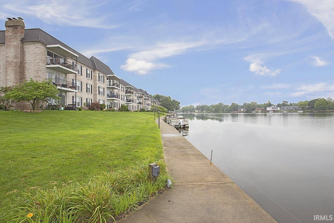 1077 Greenleaf BLVD #101, Elkhart, IN 46514