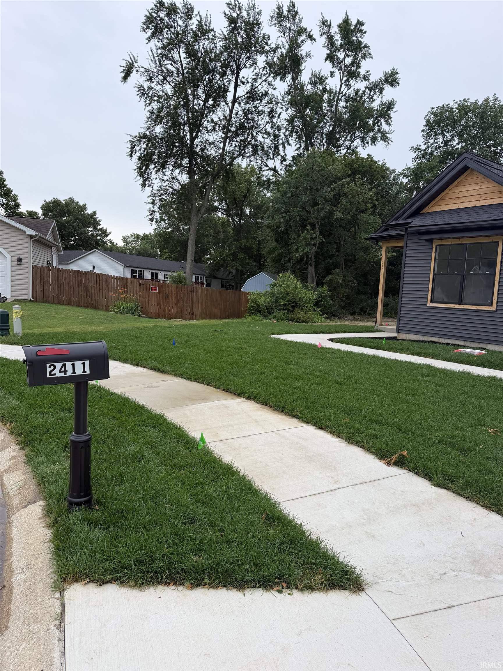 2411 Wildflower CV, Mishawaka, IN 46545