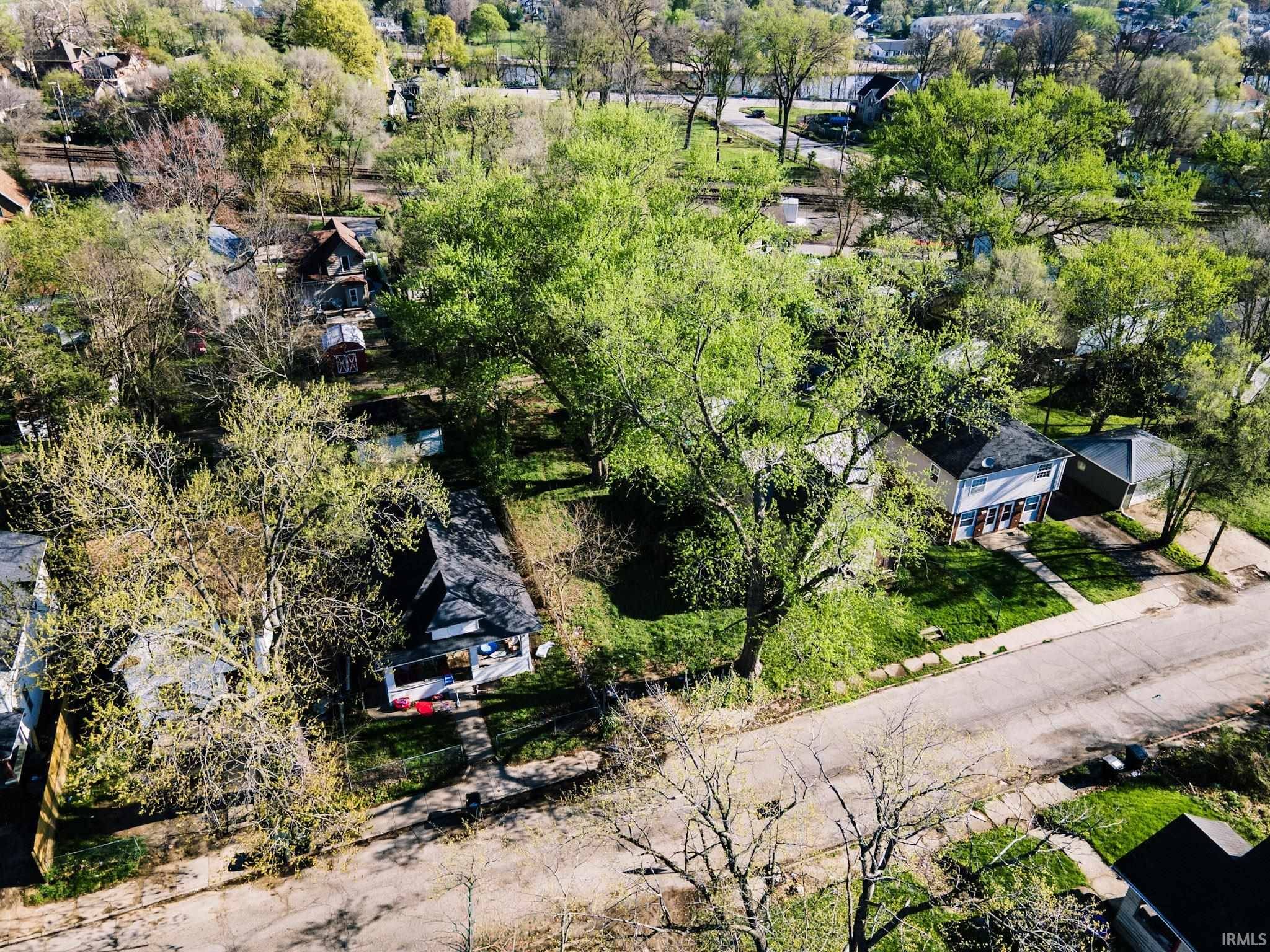 1213 E Indiana AVE, South Bend, IN 46613