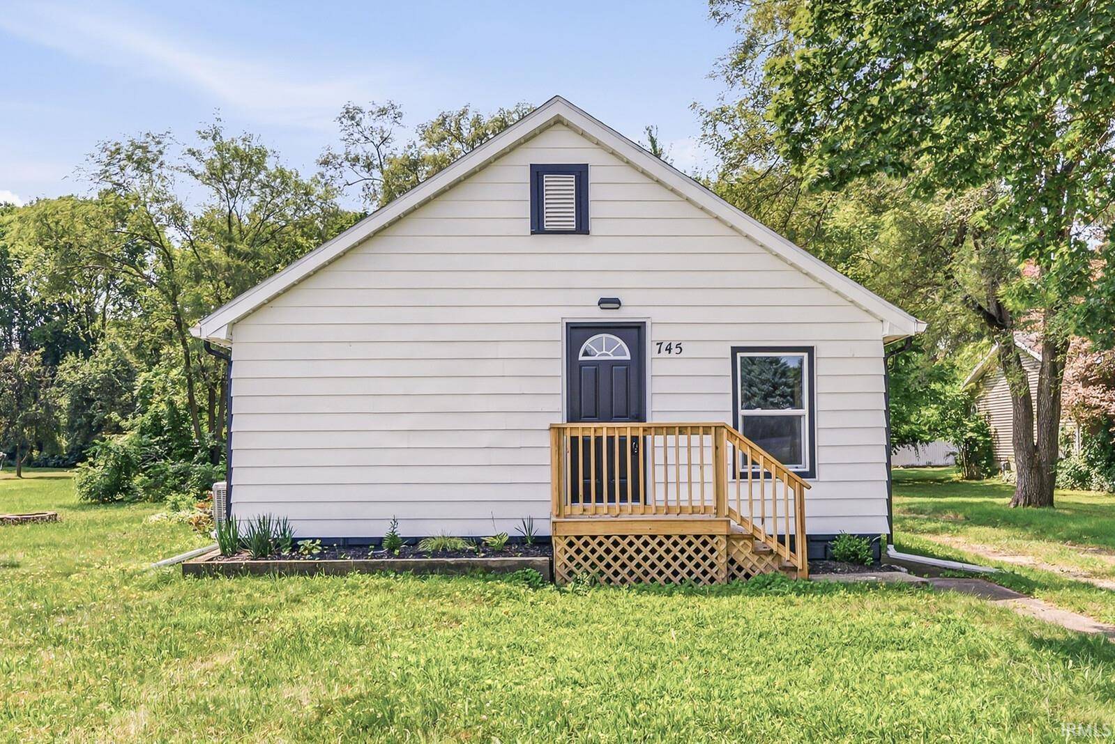 745 E 18th ST, Mishawaka, IN 46544