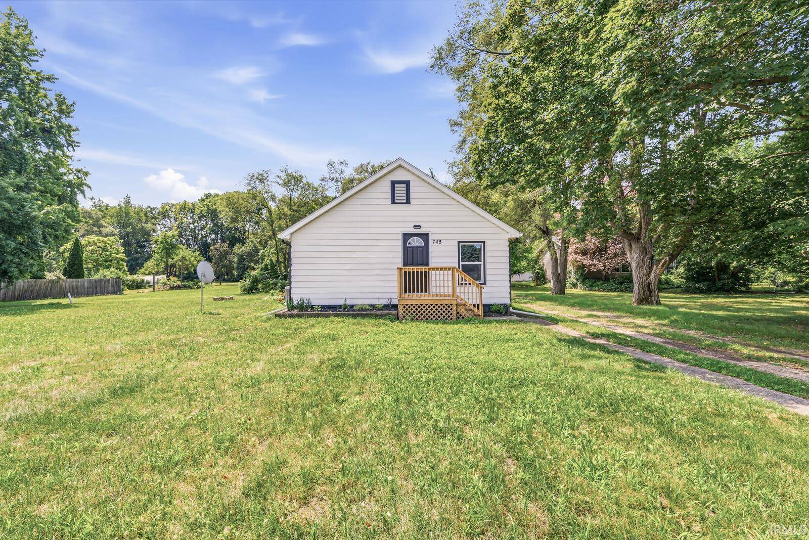 745 E 18th ST, Mishawaka, IN 46544