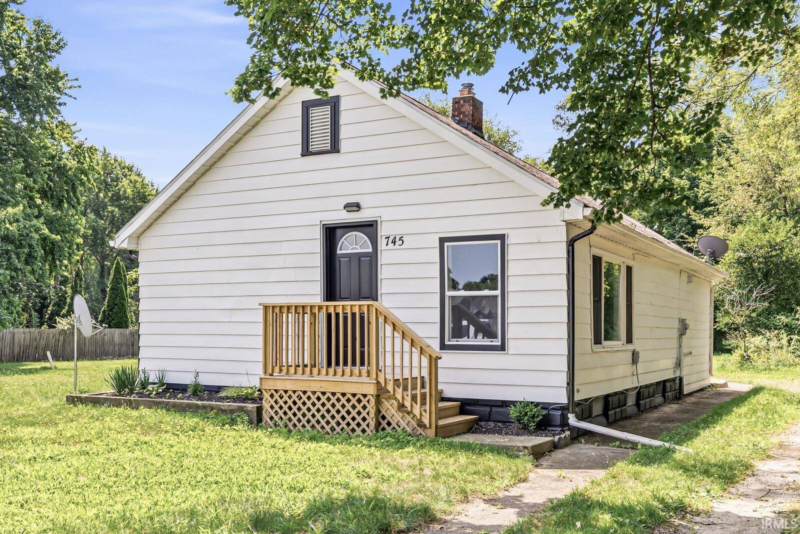 745 E 18th ST, Mishawaka, IN 46544