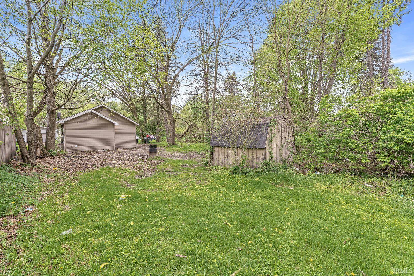 1910 Johnson ST, South Bend, IN 46628