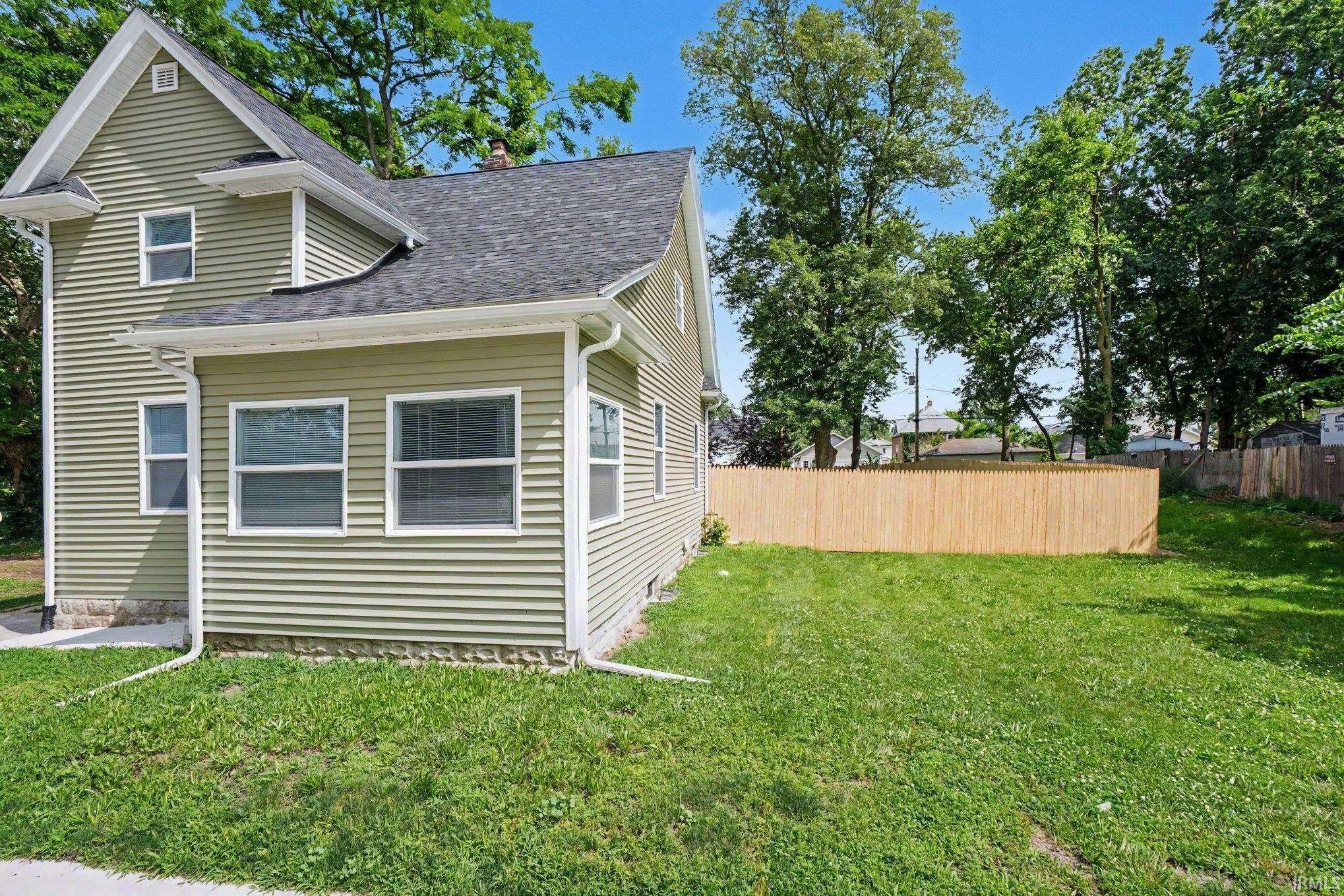 225 Milton ST, South Bend, IN 46613