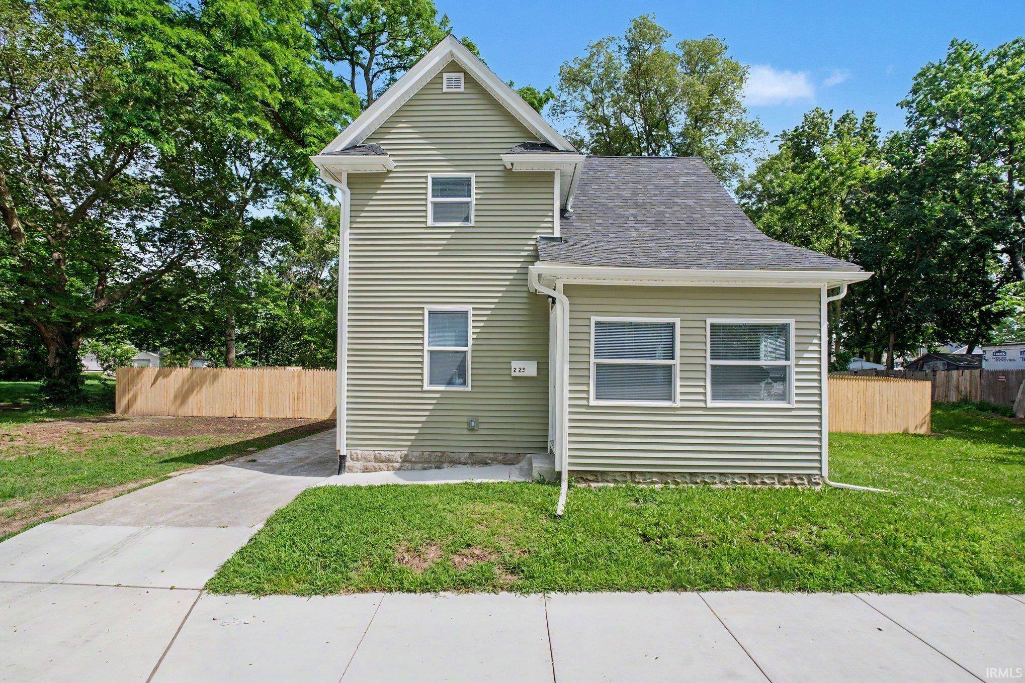225 Milton ST, South Bend, IN 46613
