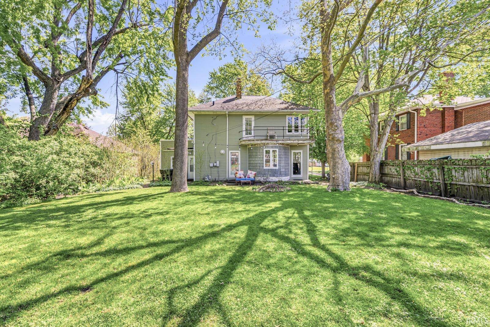 1821 College ST, South Bend, IN 46628