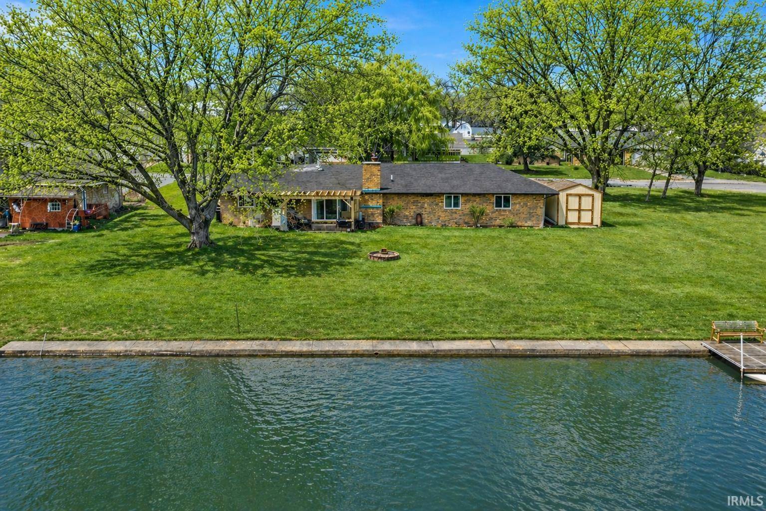 2204 Bluewater DR, Warsaw, IN 46580-2267