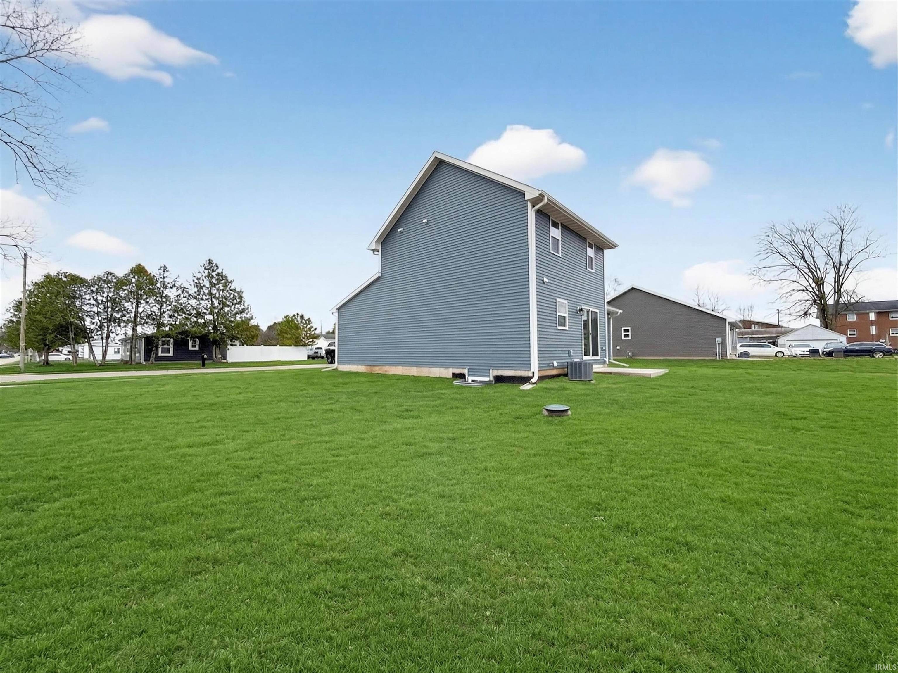 2503 DeCamp AVE, Elkhart, IN 46517