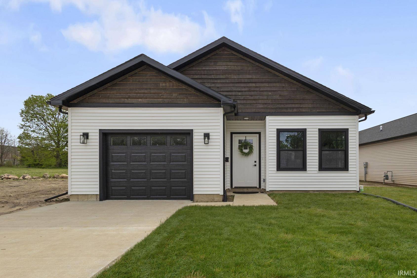 4810 York DR, South Bend, IN 46614