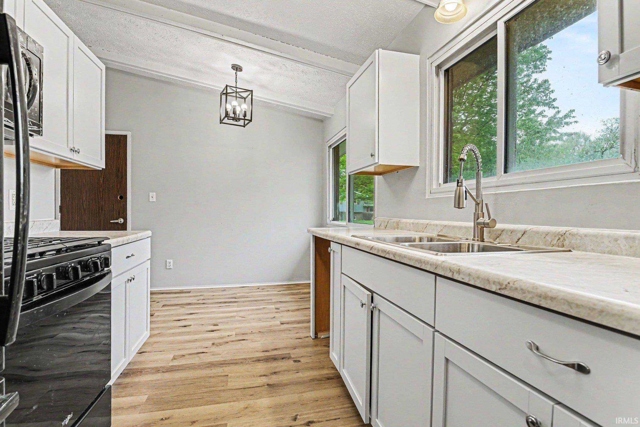 24403 Rolling Oaks DR, South Bend, IN 46628
