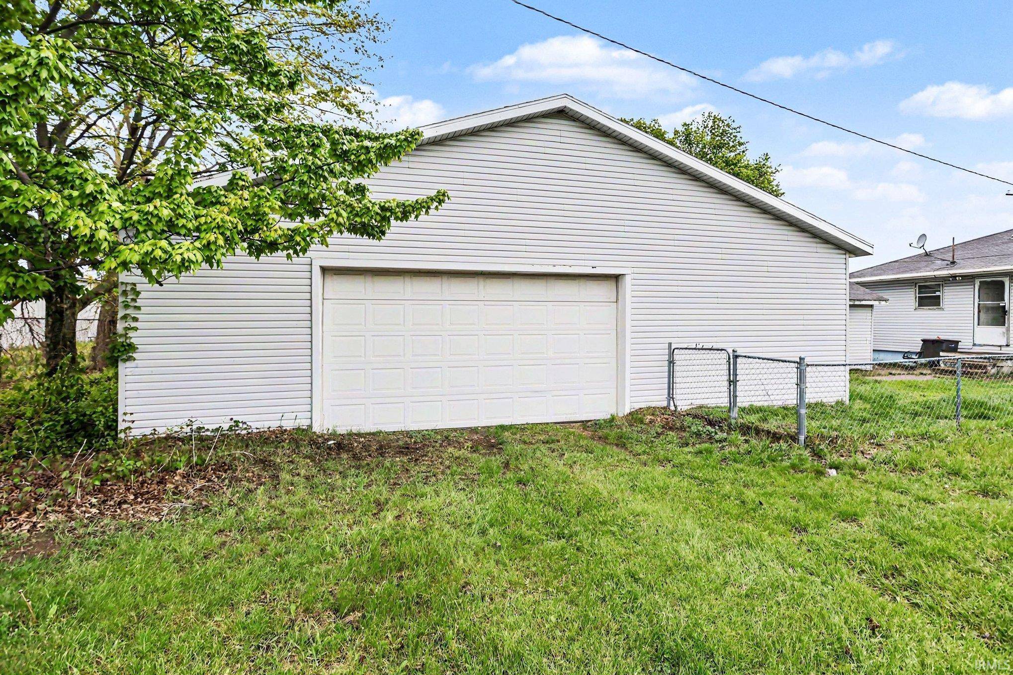 2537 Middlebury ST, Elkhart, IN 46516-5565