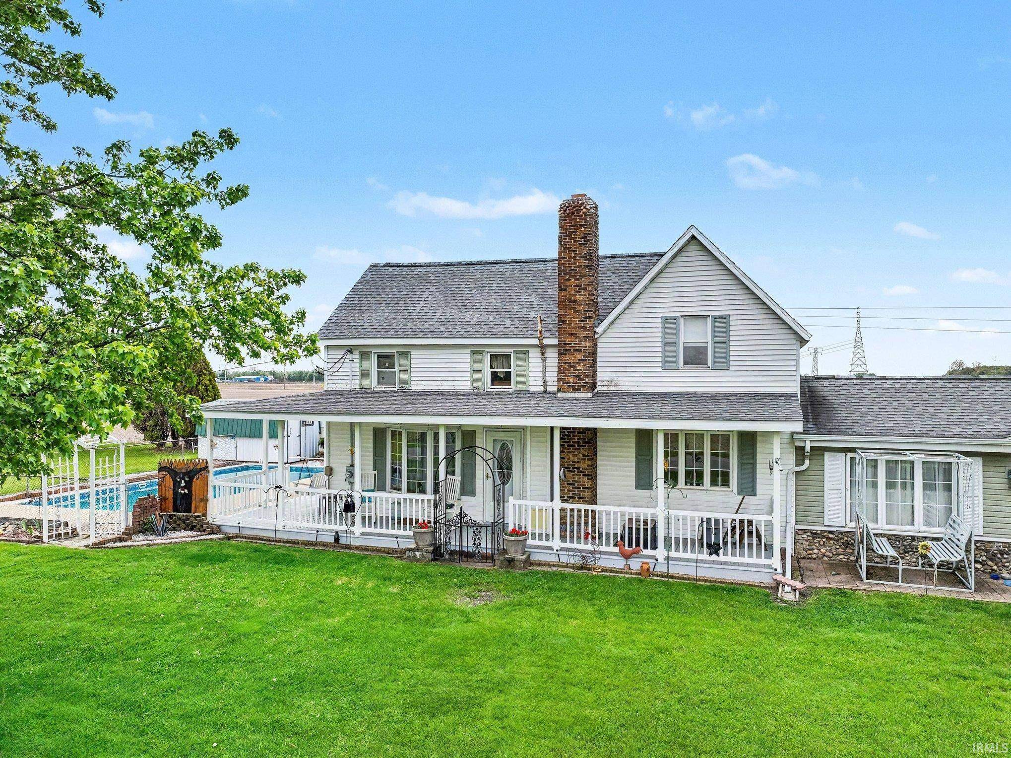 8902 S 900 E RD, Walkerton, IN 46574