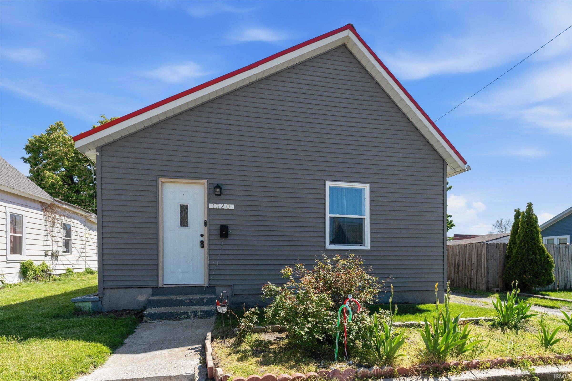1320 Poland ST, South Bend, IN 46619