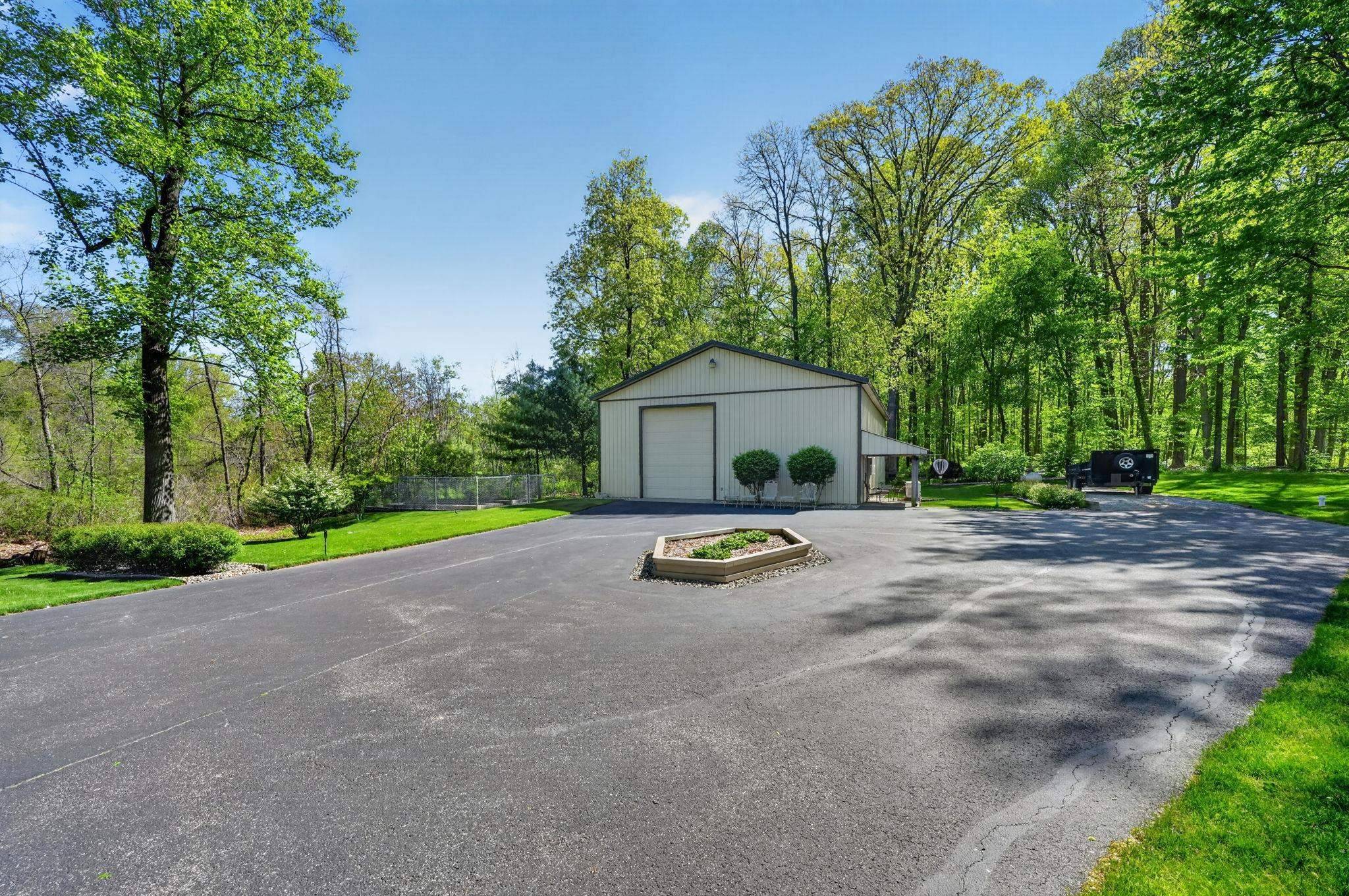 17605 County Road 112 ***, Bristol, IN 46507