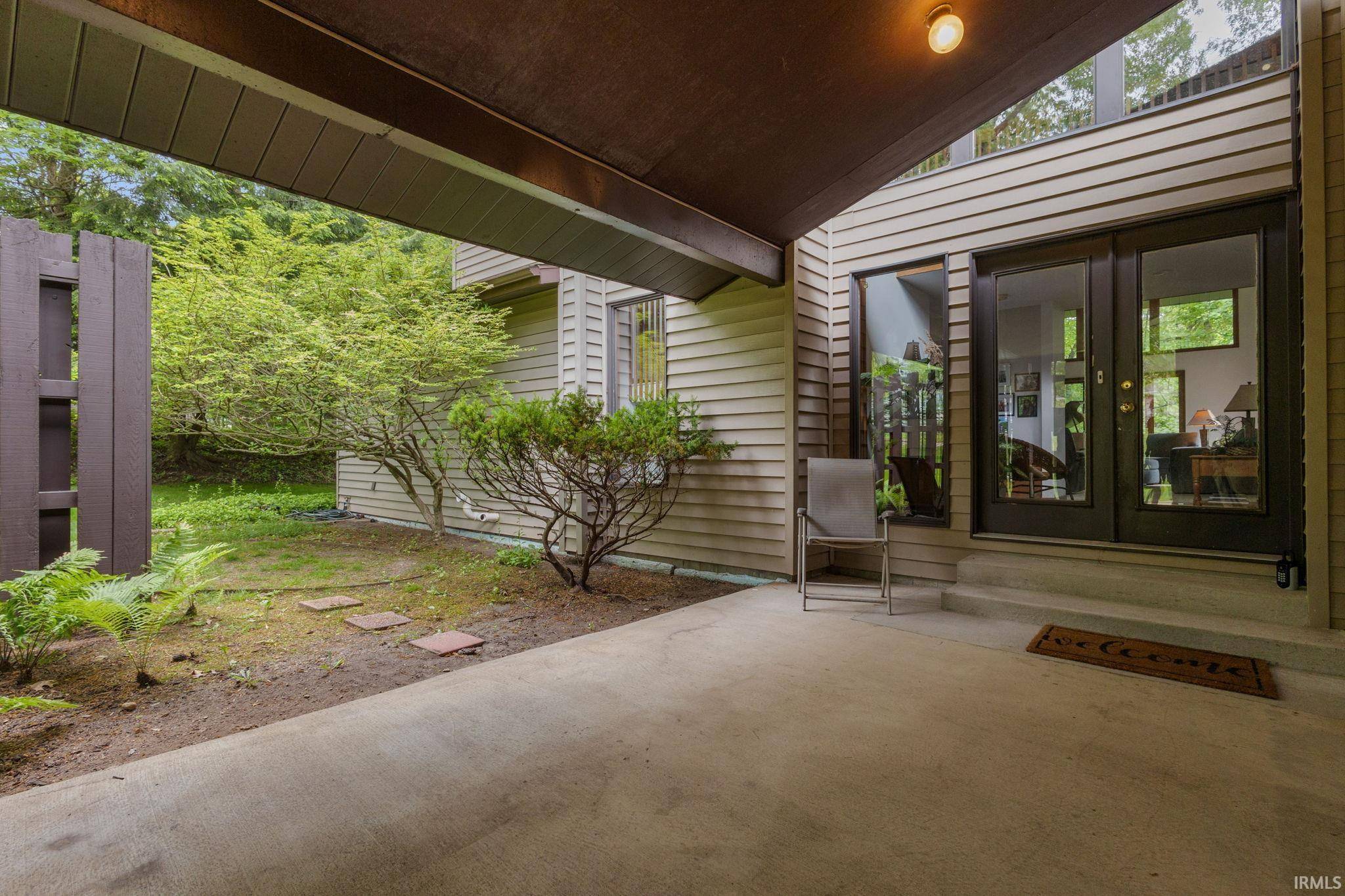 21465 Old Walnut CT, South Bend, IN 46628-9623