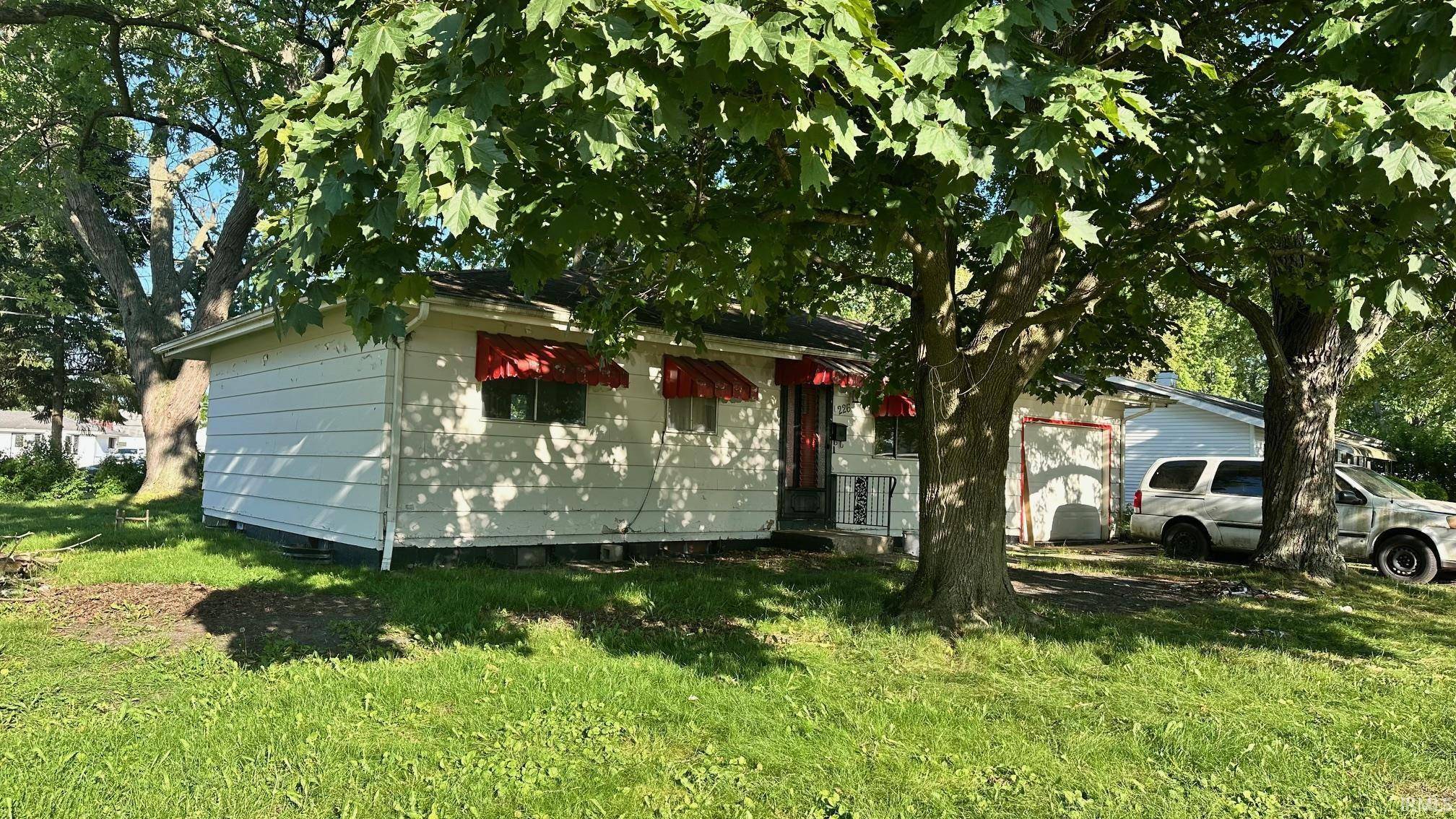 226 N Lombardy DR, South Bend, IN 46619