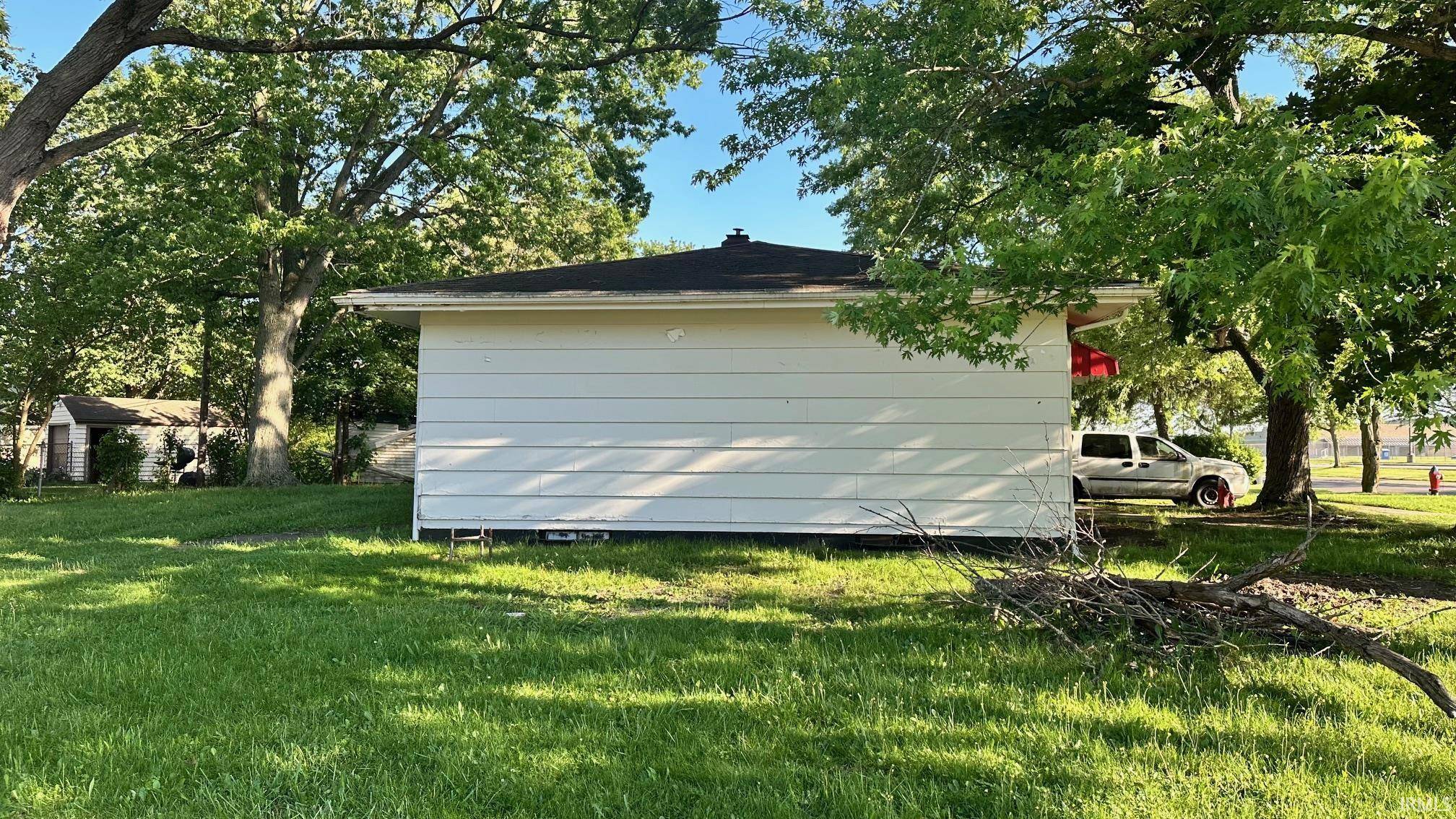226 N Lombardy DR, South Bend, IN 46619