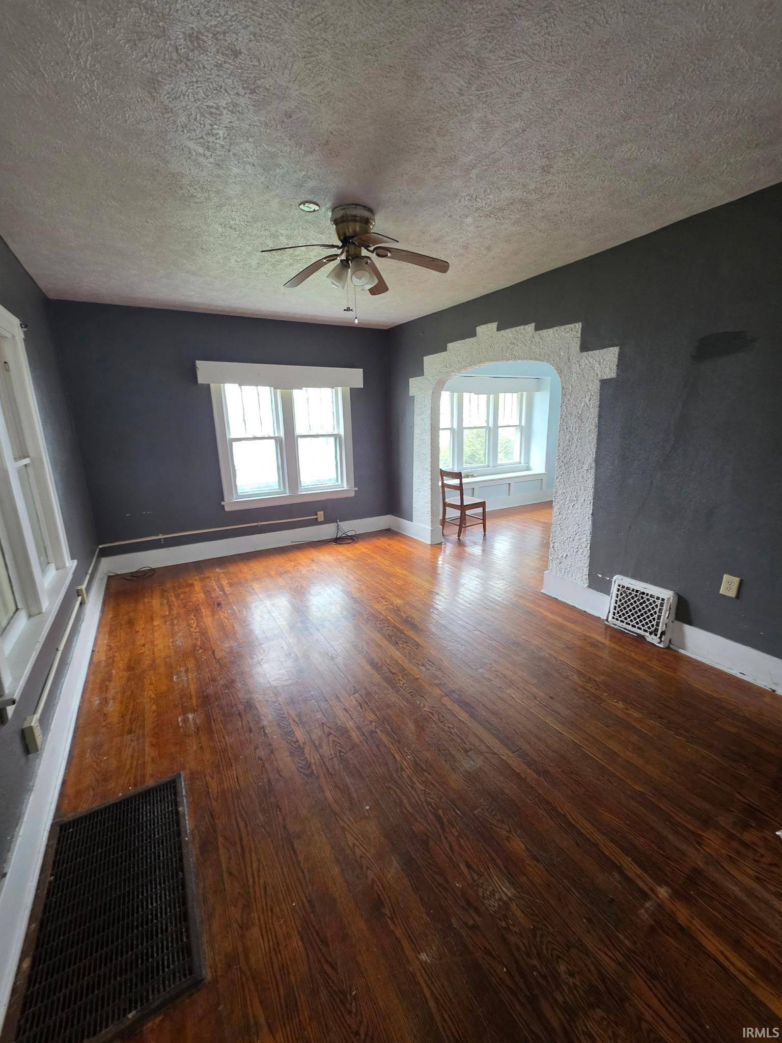 2022 Roger ST, South Bend, IN 46628