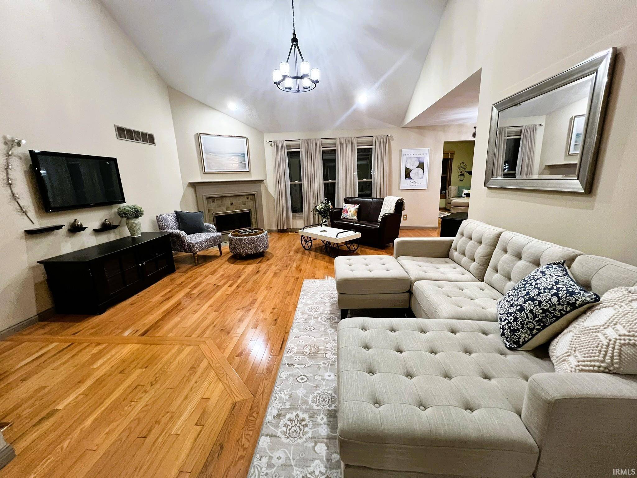 1606 Pine Top TRCE, Mishawaka, IN 46545-4048