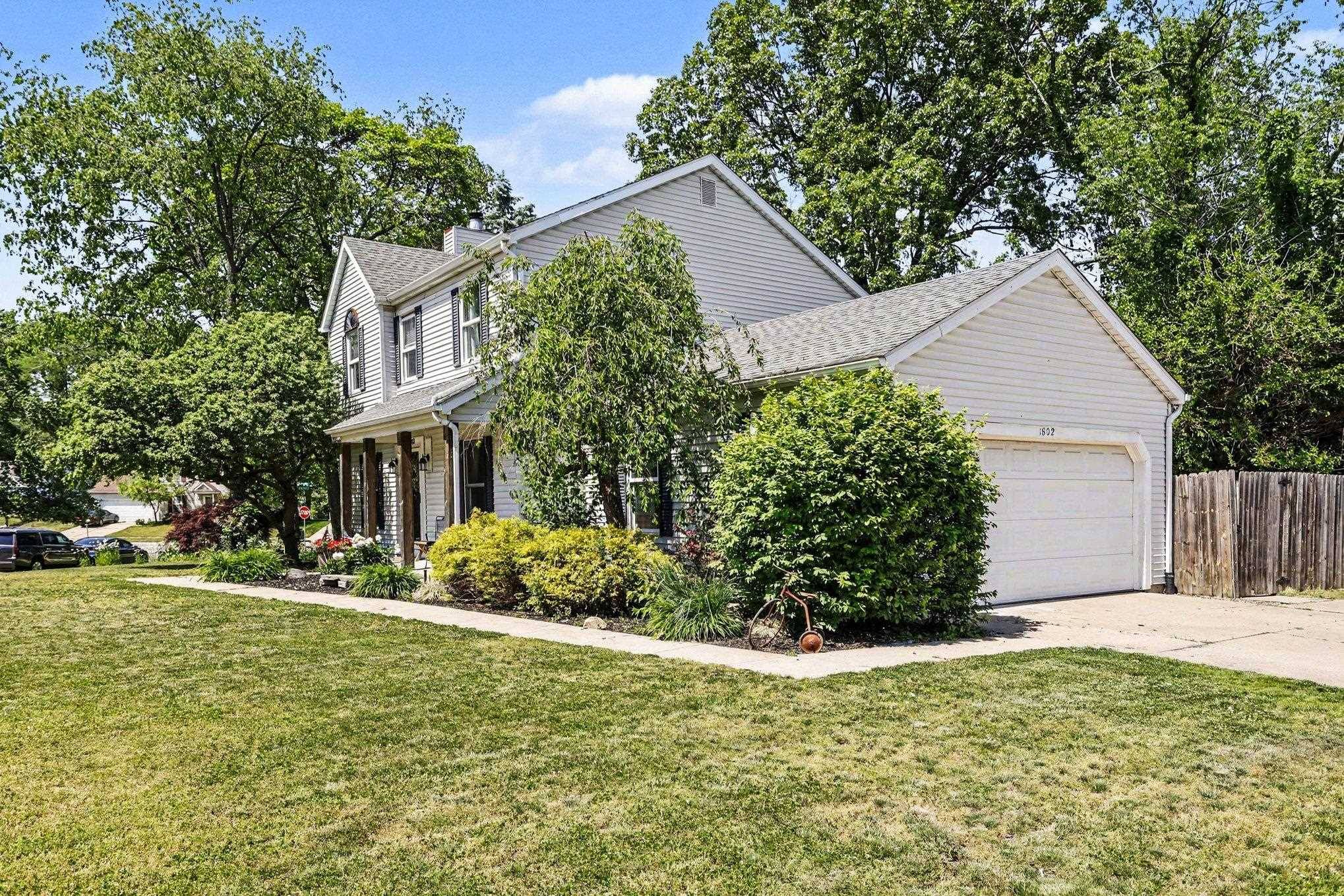 1802 Cross Creek DR, South Bend, IN 46628