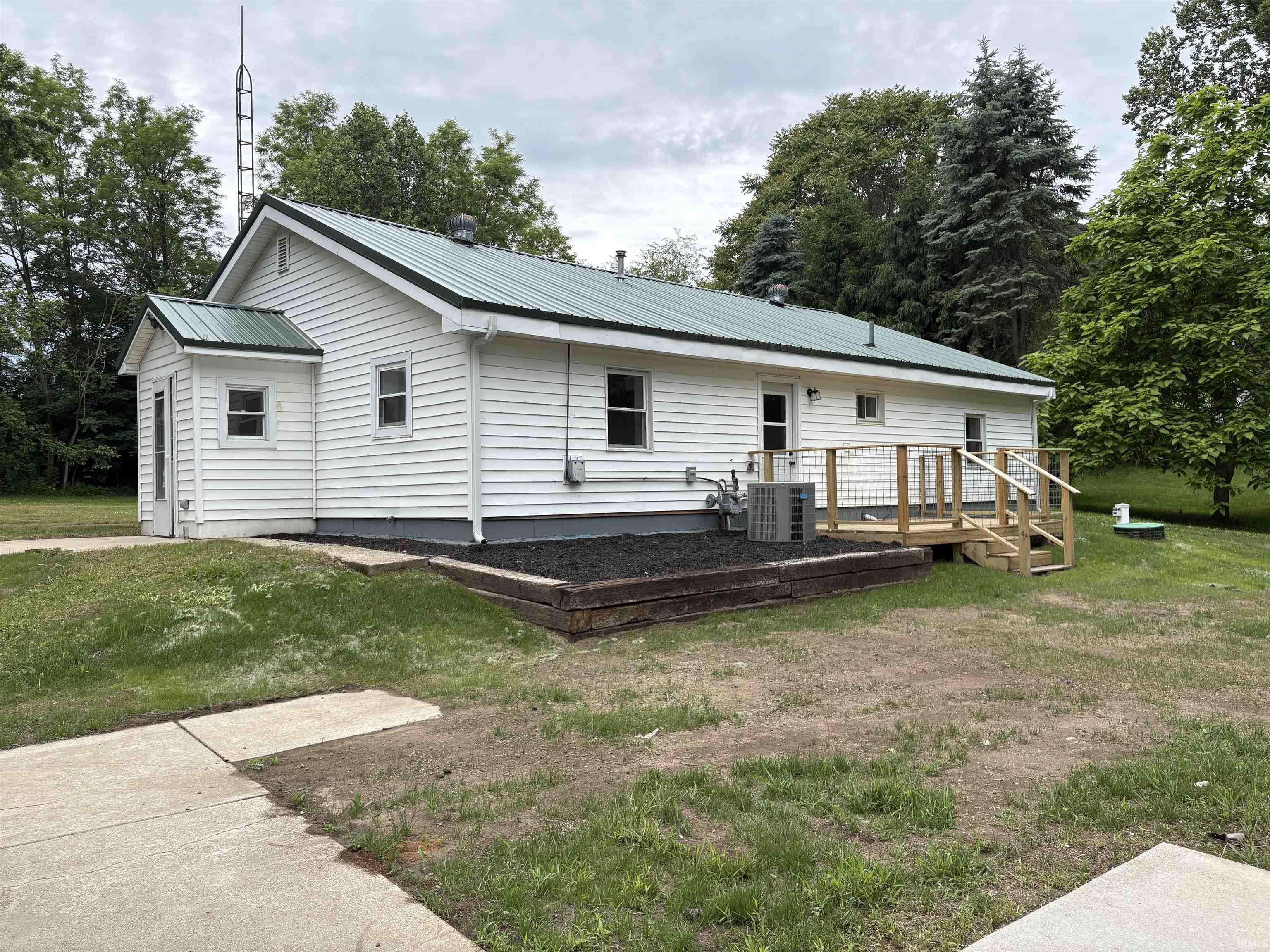 308 Bellevue ST, New Carlisle, IN 46552