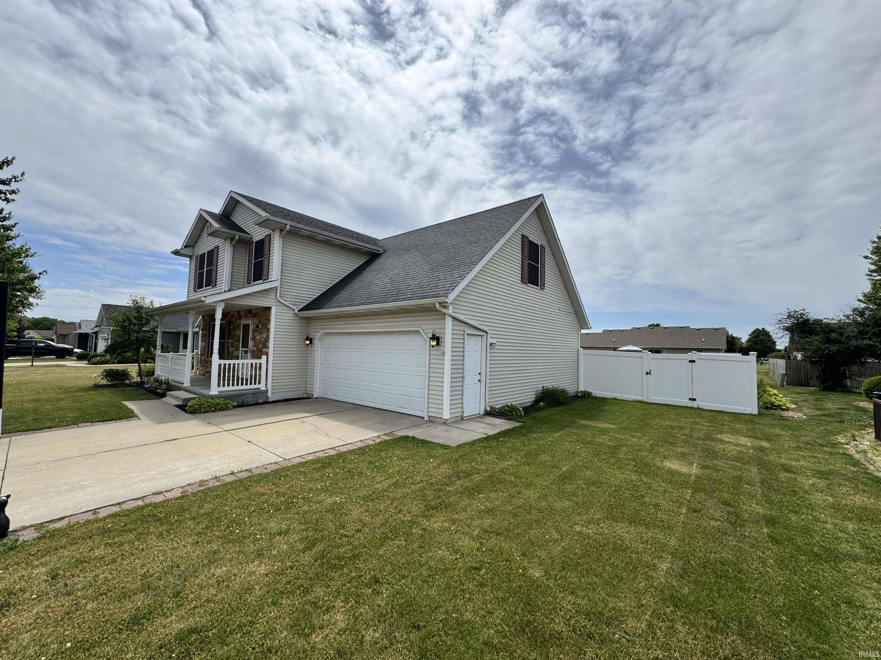 1241 Mintcrest DR, Goshen, IN 46526