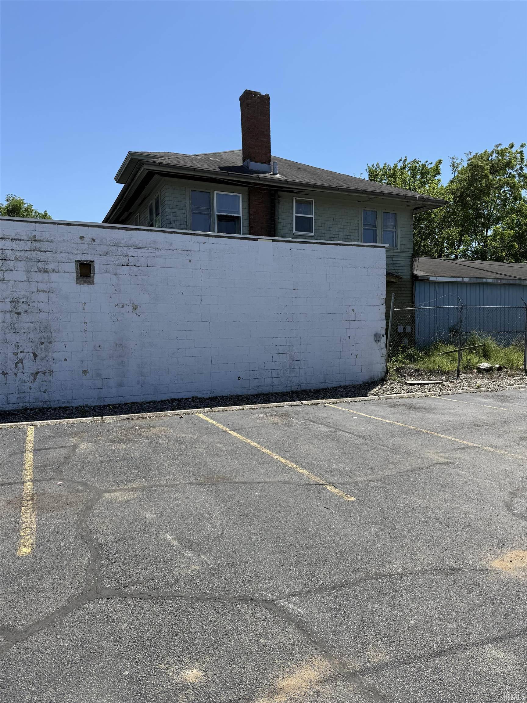 2029 S Michigan ST, South Bend, IN 46613-2326