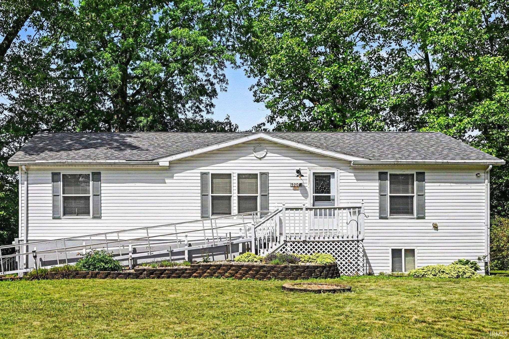 5200 W Lakeview Park DR, Warsaw, IN 46580