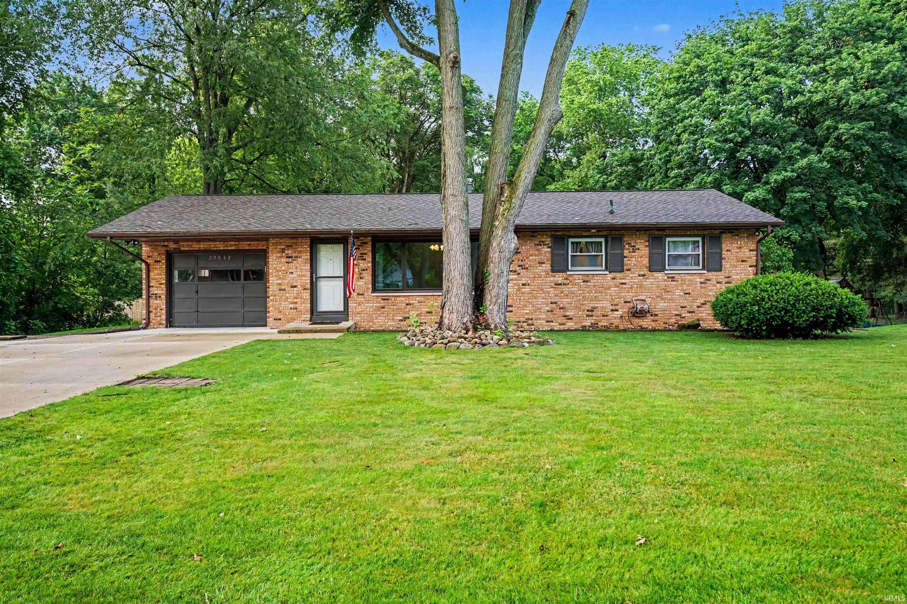20062 Jewell AVE, South Bend, IN 46614-5213
