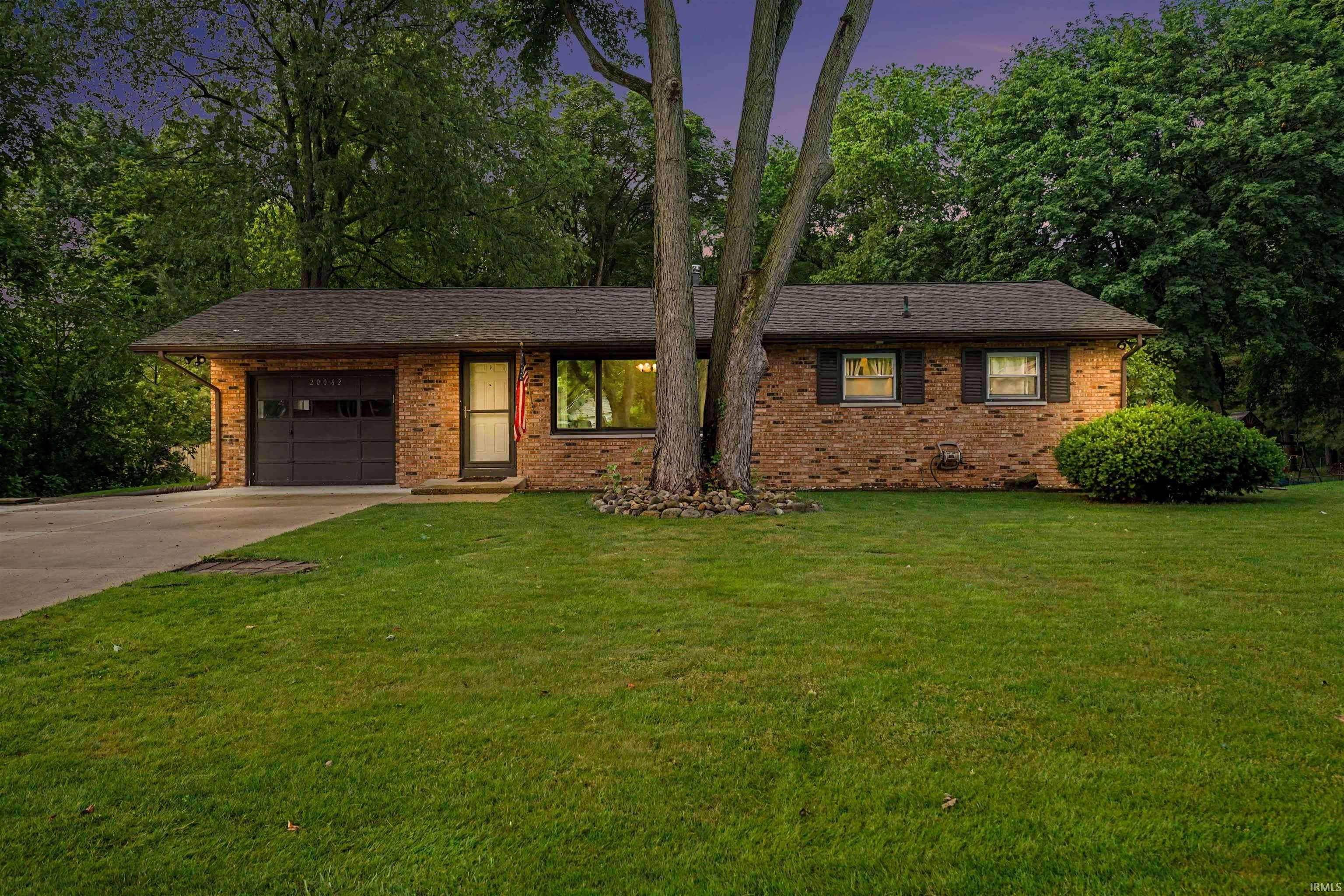 20062 Jewell AVE, South Bend, IN 46614-5213