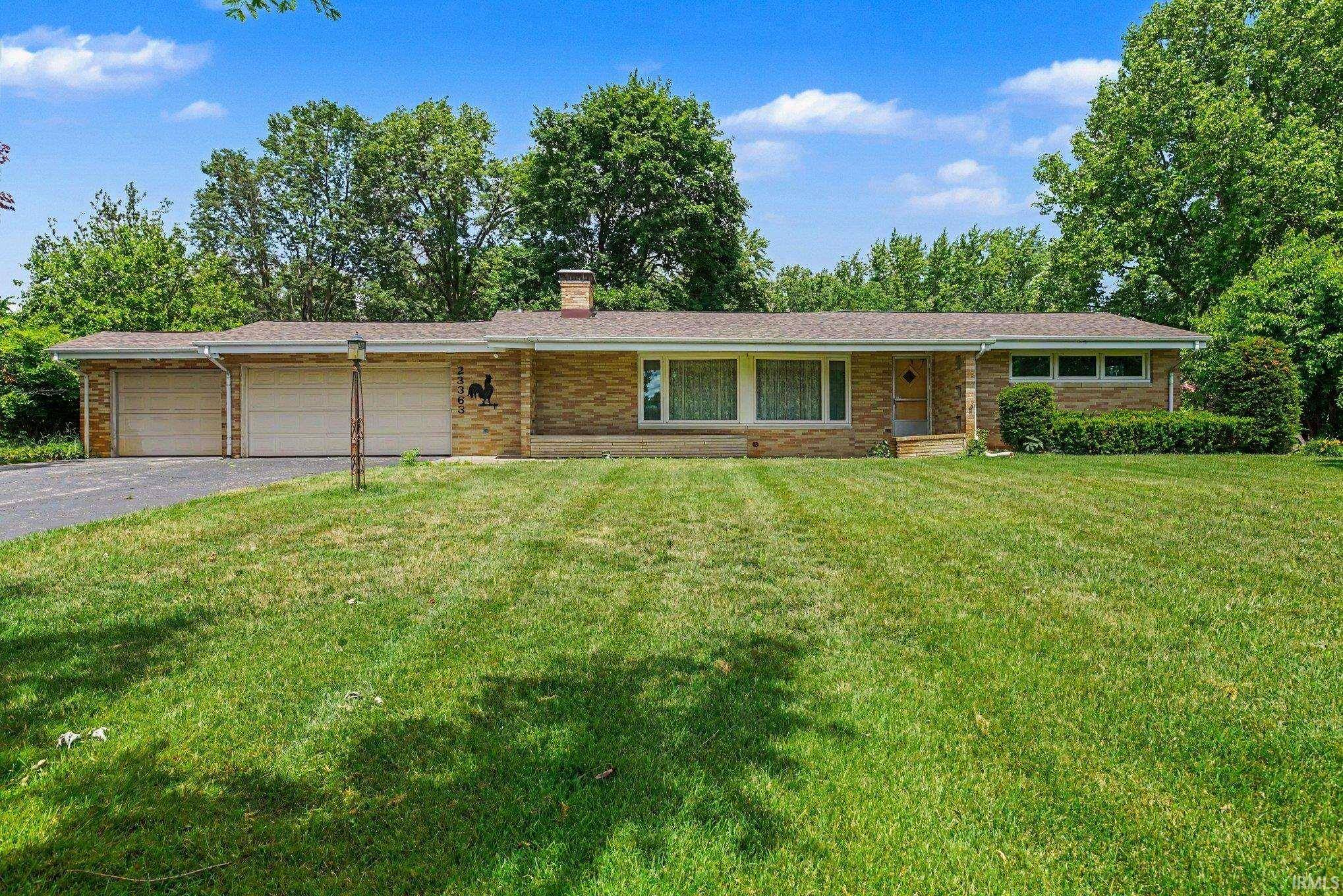 23363 Circle LN, Elkhart, IN 46514
