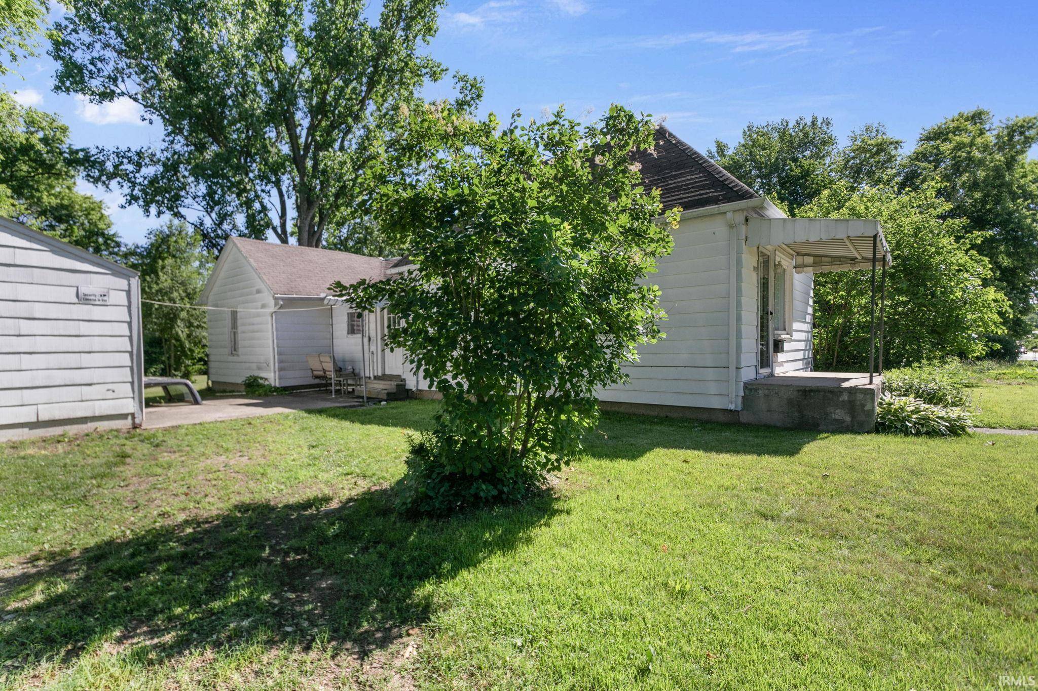 1032 E Indiana AVE, Elkhart, IN 46516-4135