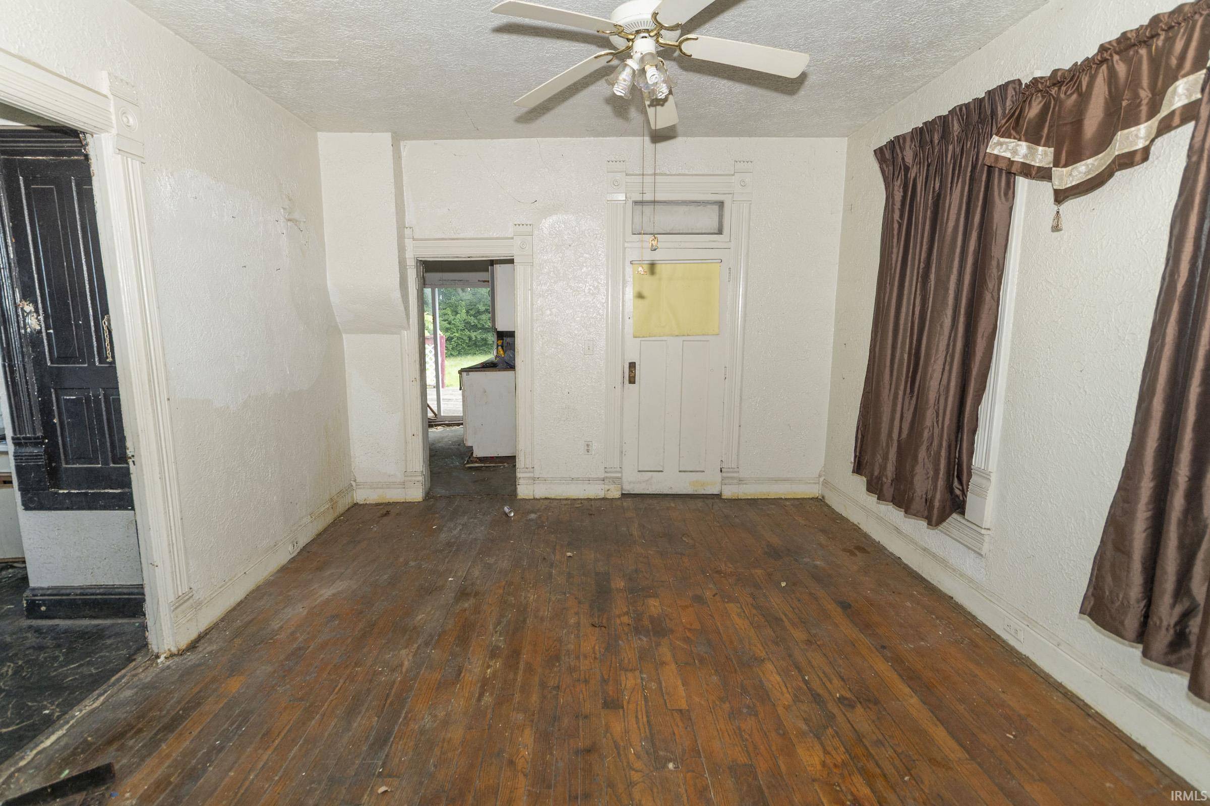 154 Middlebury ST, Elkhart, IN 46516-3736